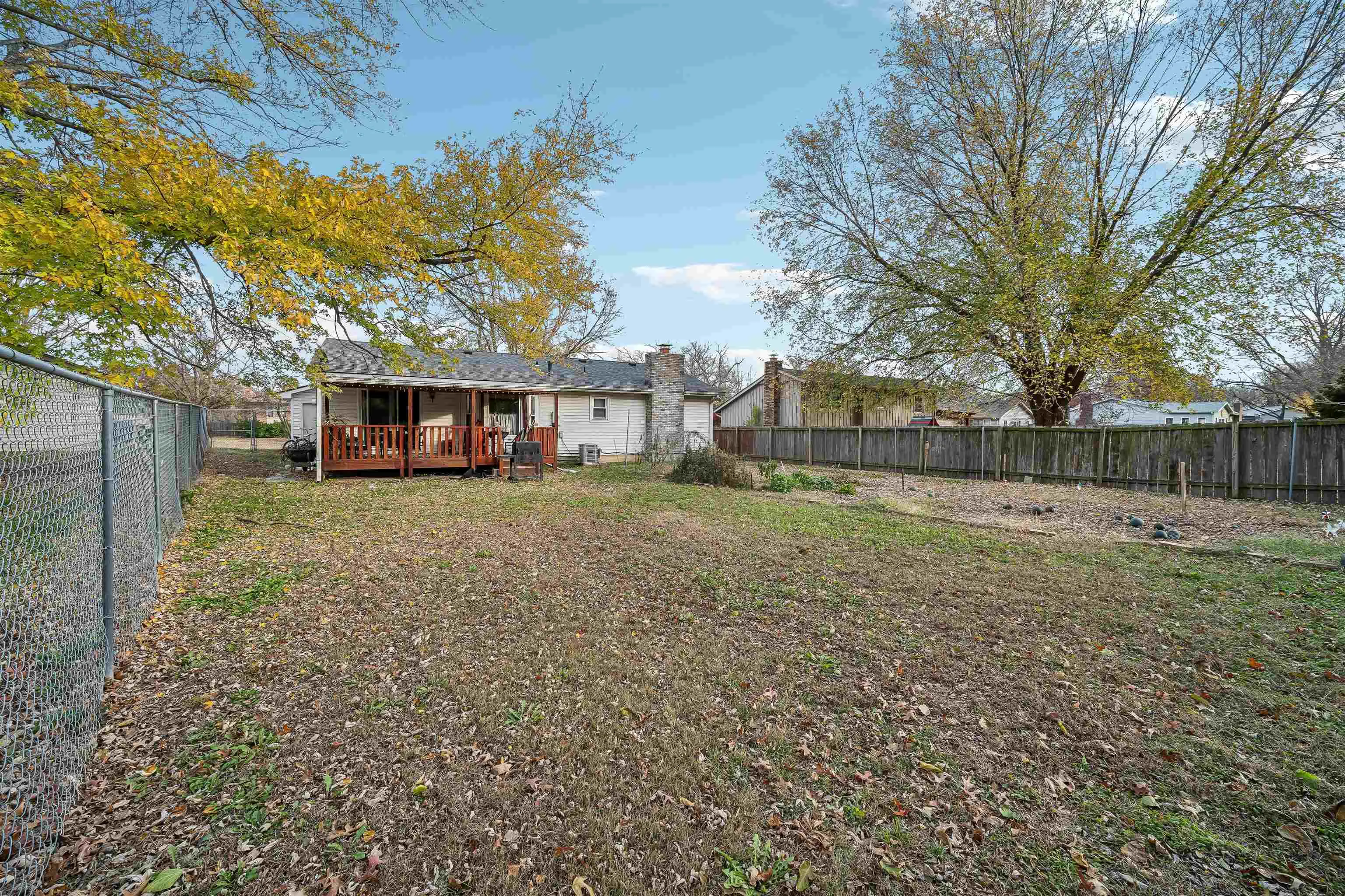 Wichita, Kansas 67207, United States, 3 Bedrooms Bedrooms, ,4 BathroomsBathrooms,Residential,Pending,44641