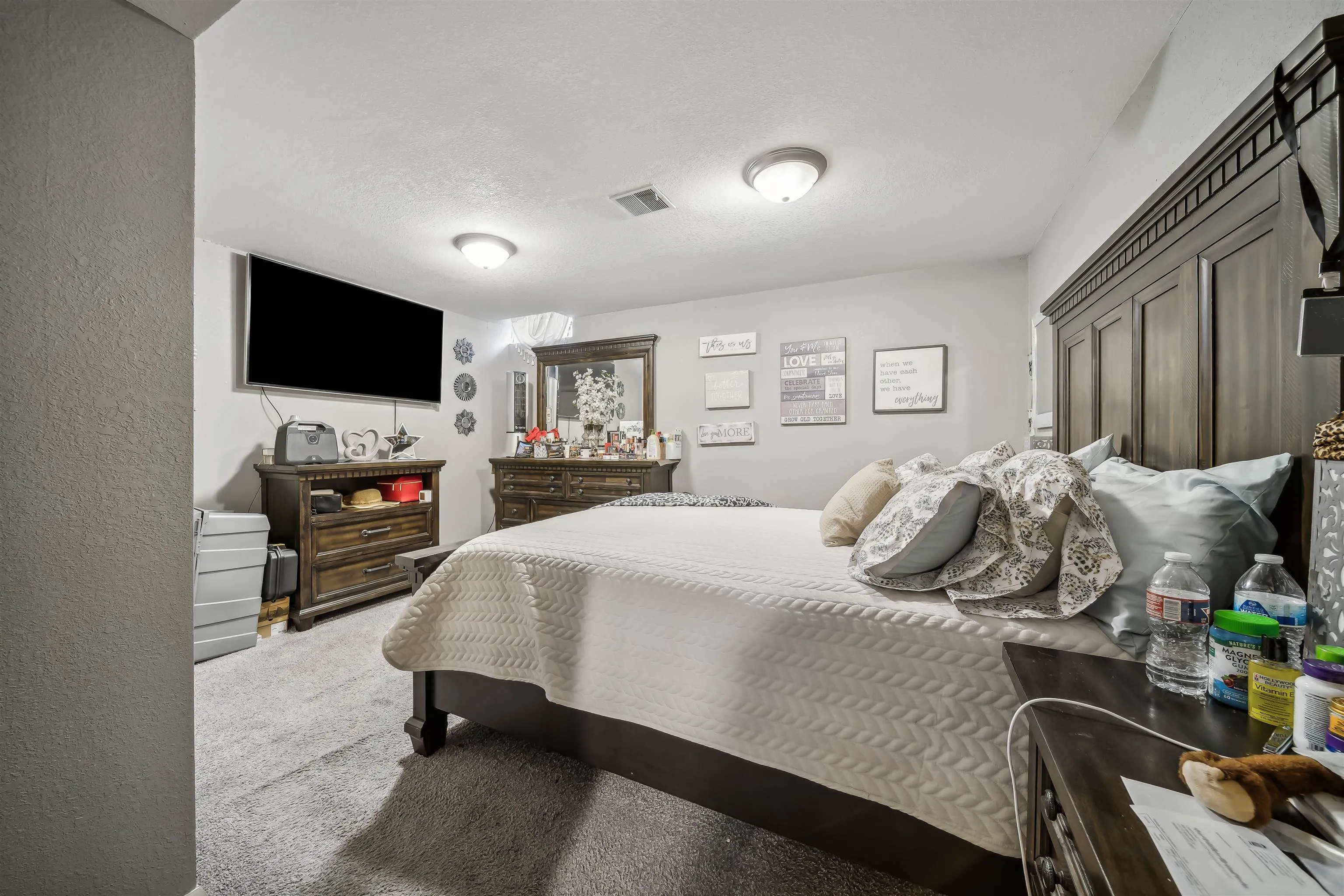 Wichita, Kansas 67207, United States, 3 Bedrooms Bedrooms, ,4 BathroomsBathrooms,Residential,Pending,44641