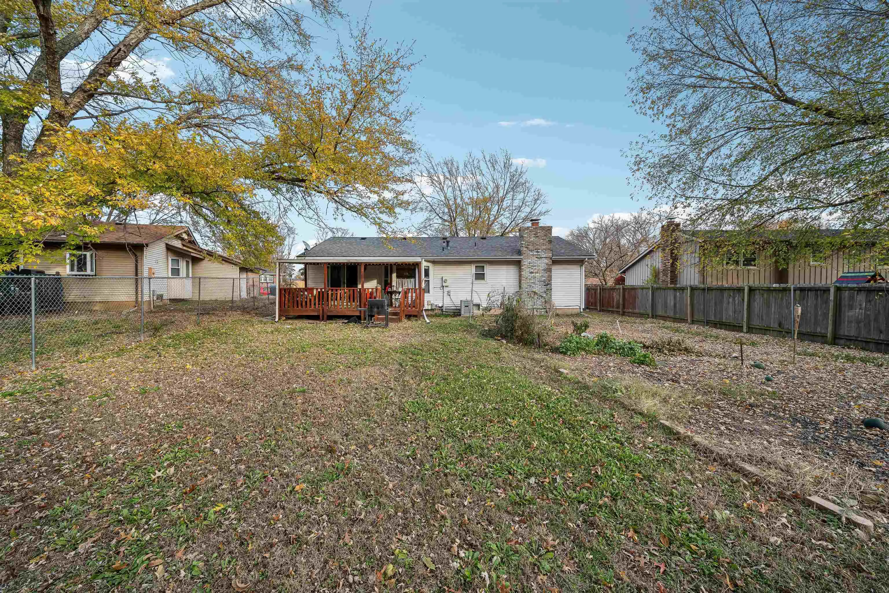 Wichita, Kansas 67207, United States, 3 Bedrooms Bedrooms, ,4 BathroomsBathrooms,Residential,Pending,44641