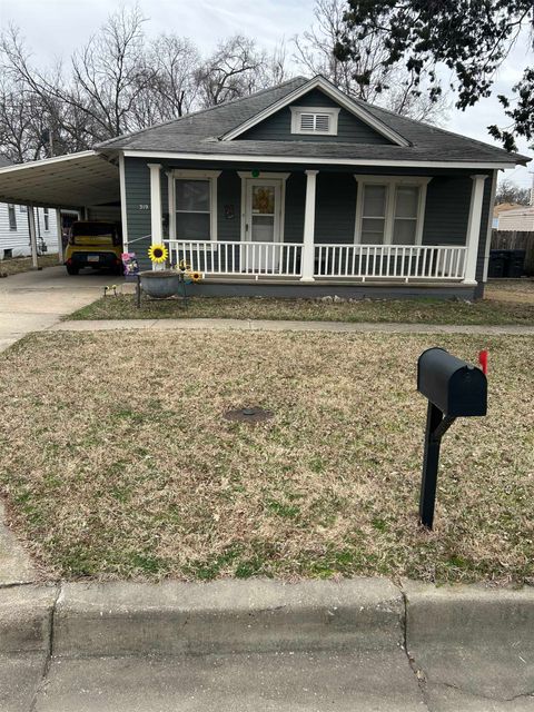 Homes For Sale - 319 W 8th St<br/> Harvey County, Newton, KS 67114