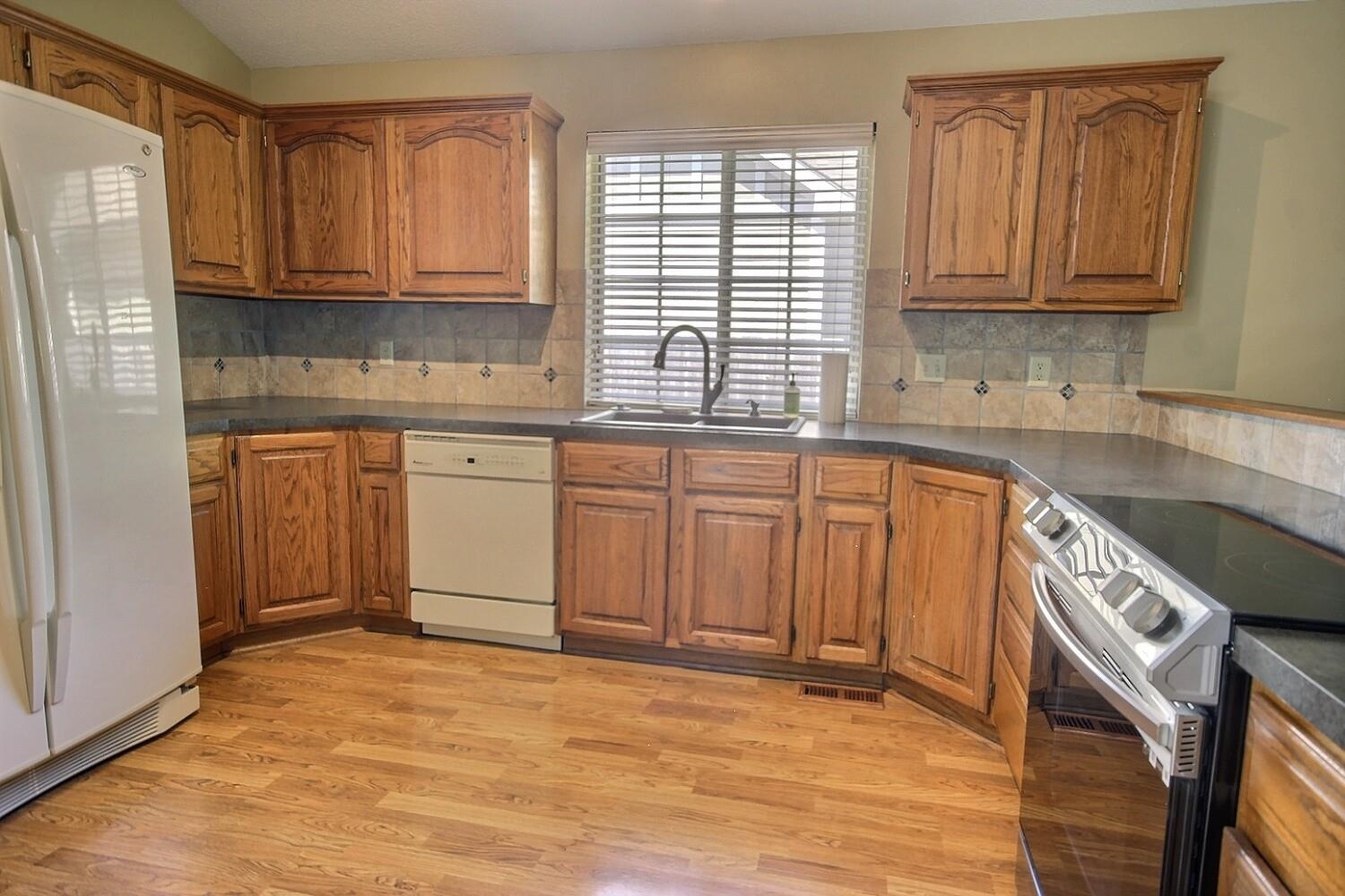 8712 E Parkmont Dr, Wichita, Kansas image 6