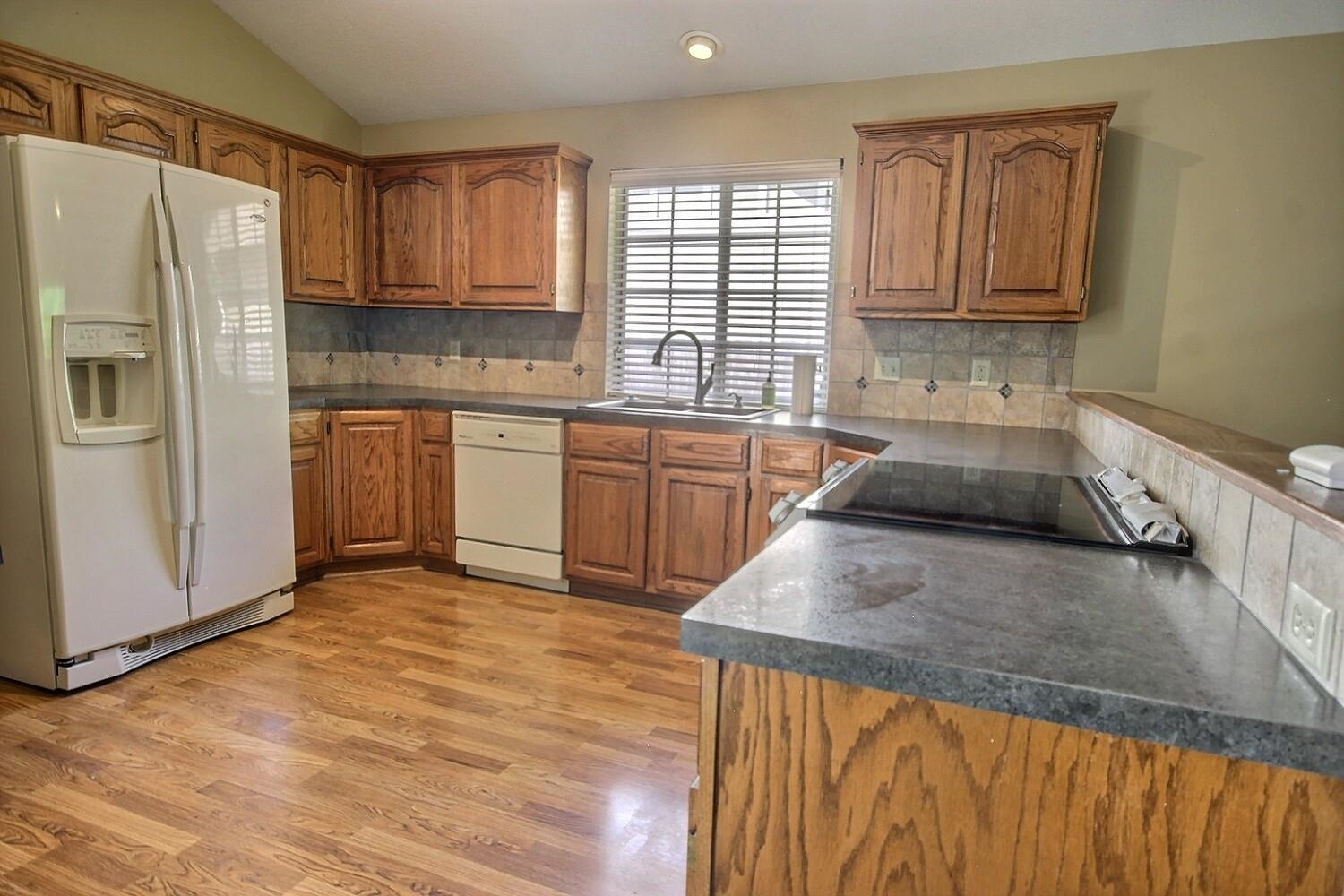 8712 E Parkmont Dr, Wichita, Kansas image 5