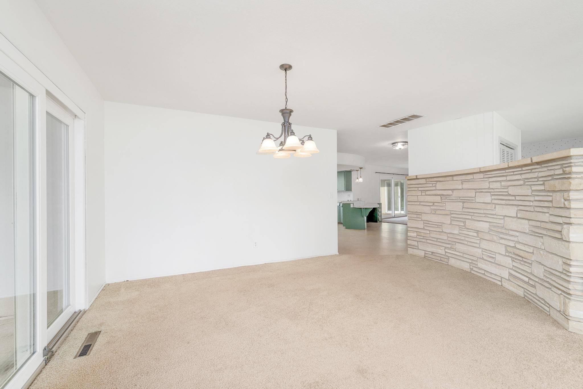 201 W Juniper St, Hillsboro, Virginia image 9