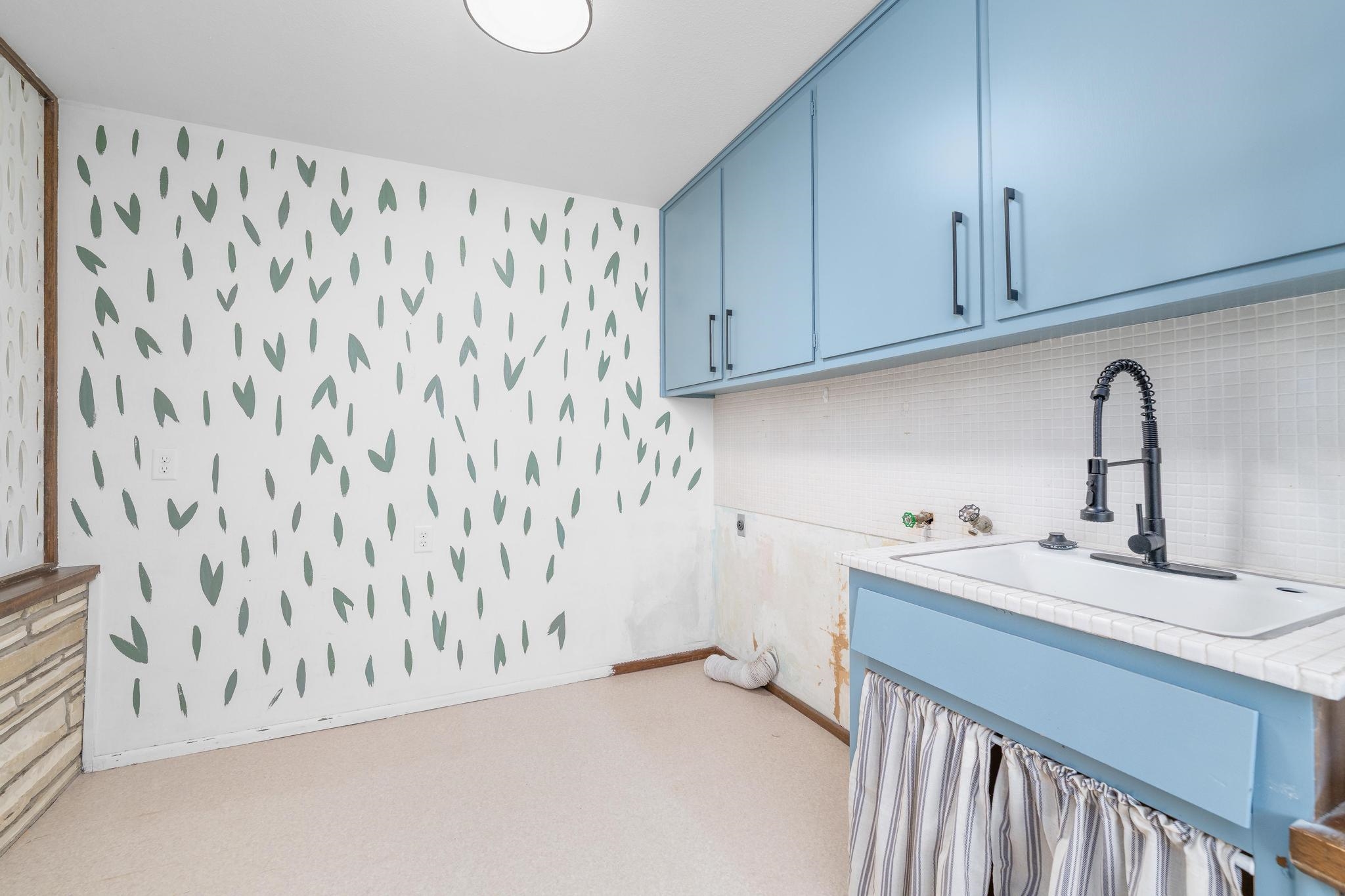 201 W Juniper St, Hillsboro, Virginia image 30
