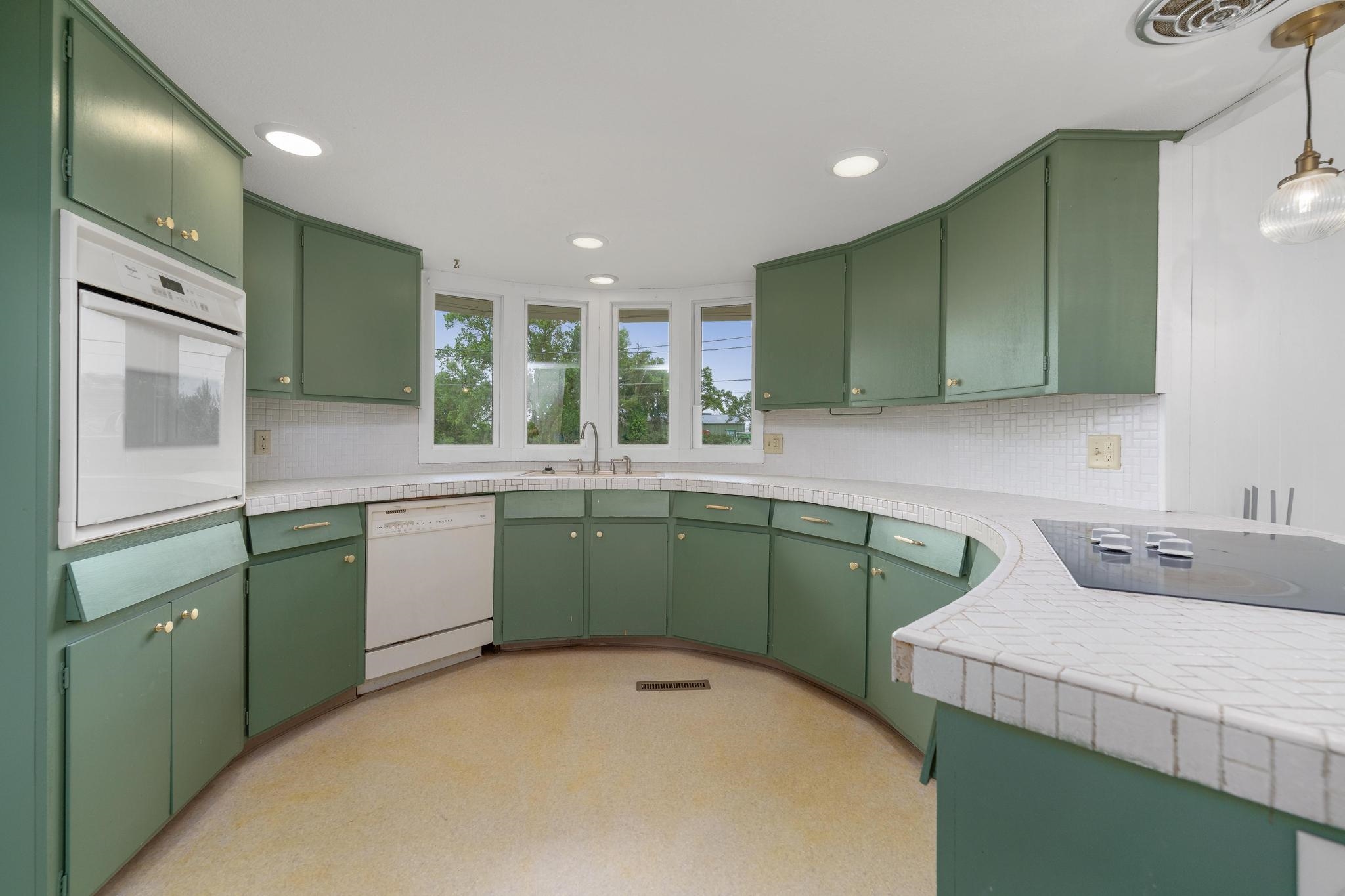 201 W Juniper St, Hillsboro, Virginia image 13