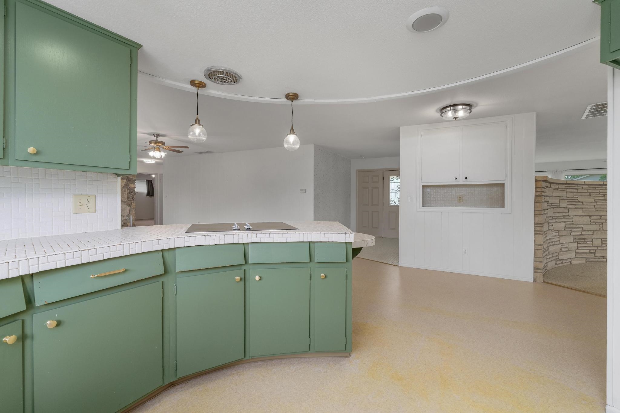 201 W Juniper St, Hillsboro, Virginia image 15