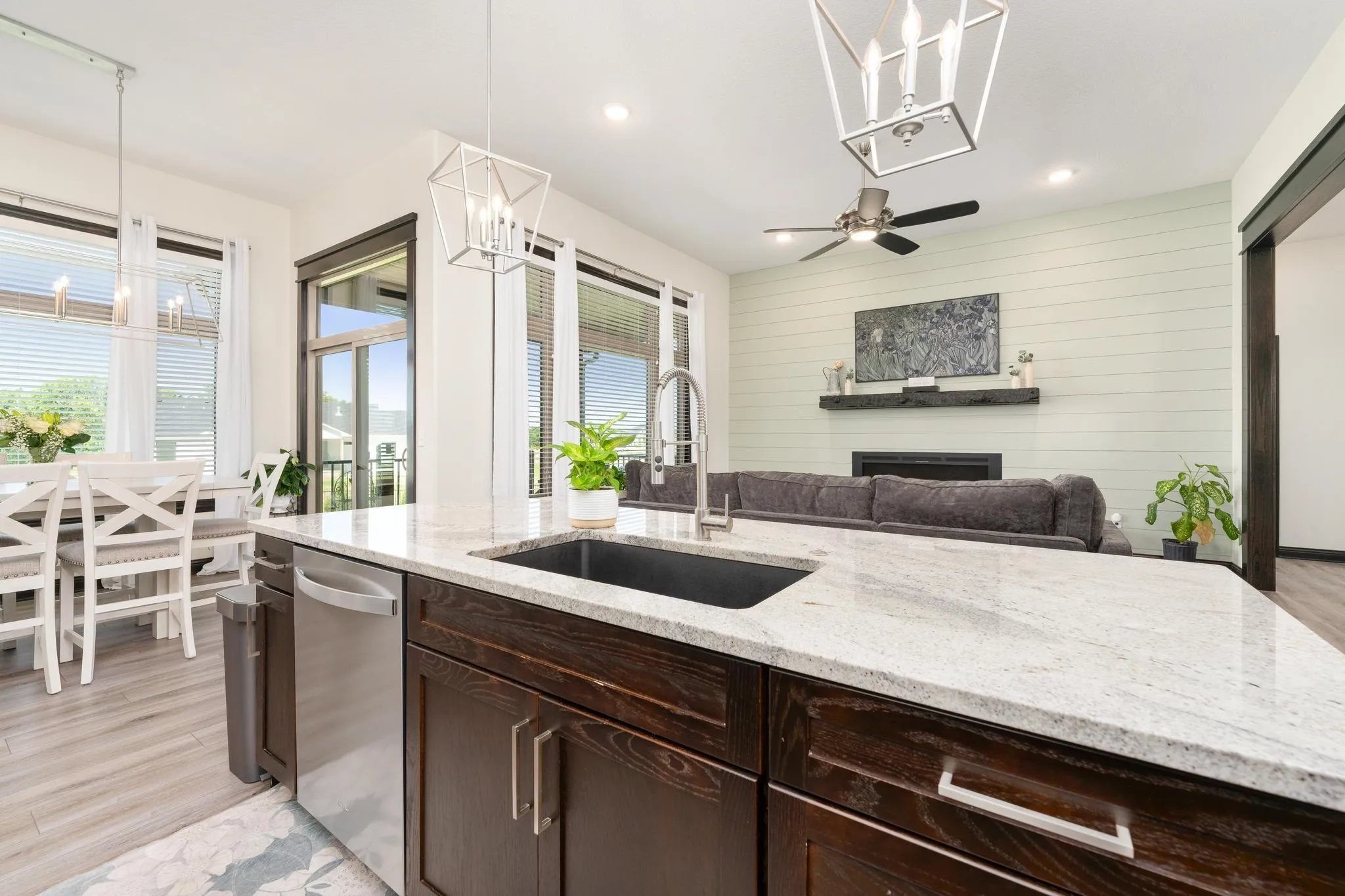 Derby, Kansas 67037, United States, 5 Bedrooms Bedrooms, ,3 BathroomsBathrooms,Residential,Pending,53773