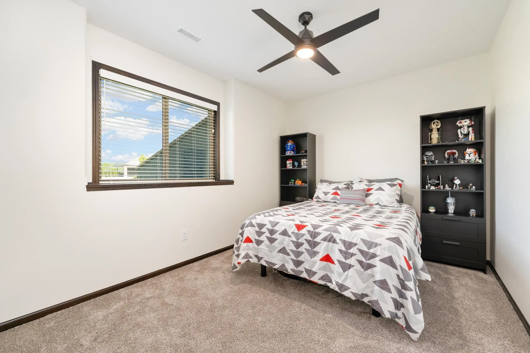 Derby, Kansas 67037, United States, 5 Bedrooms Bedrooms, ,3 BathroomsBathrooms,Residential,Pending,53773