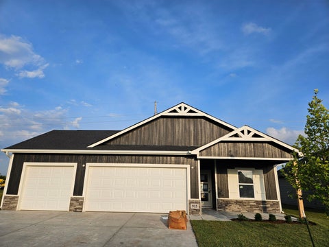 Homes For Sale - 915 N Forestview St<br/> Sedgwick County, Wichita, KS 67235