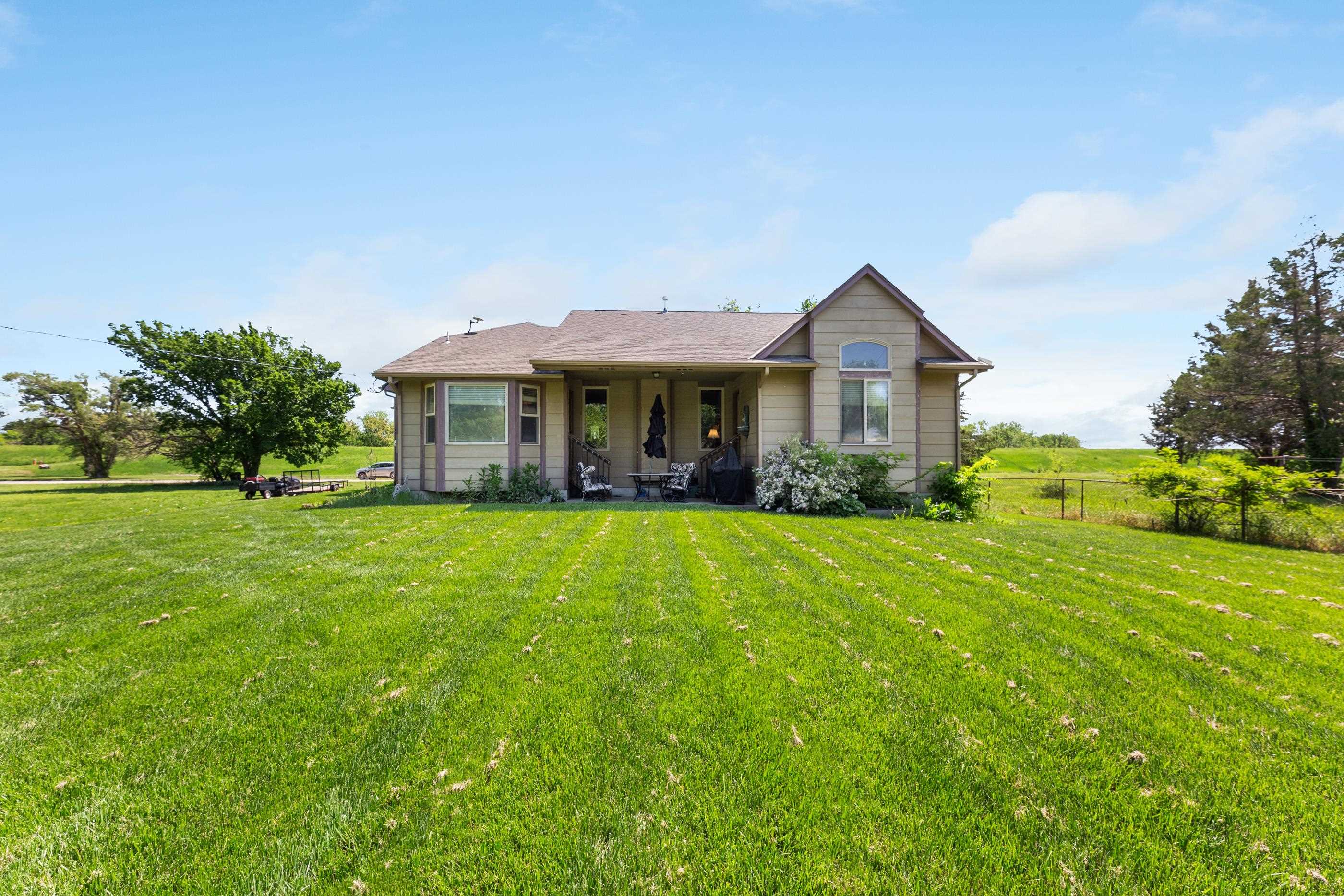 227 Mcnair St, Halstead, Kansas image 2