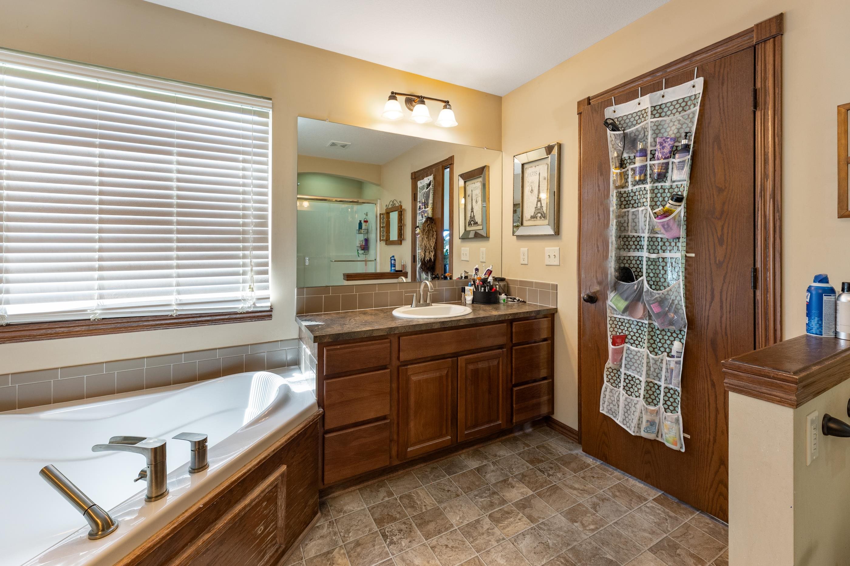 227 Mcnair St, Halstead, Kansas image 17