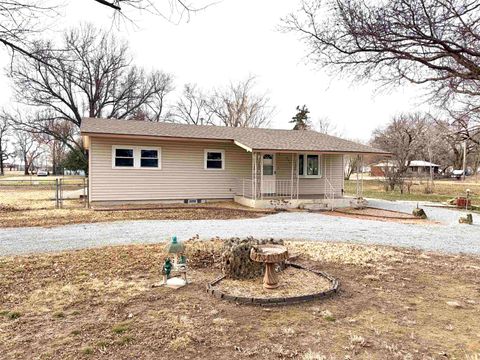 Homes For Sale - 605 E 9th St<br/> Harper County, Harper, KS 67058