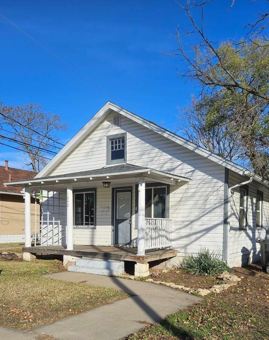 1042 N Dearborn St, Augusta, Kansas image 1