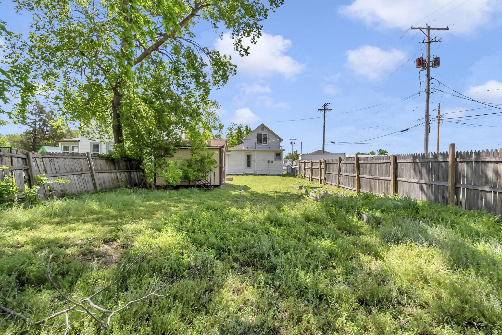 114 E 2nd St, Newton, Kansas image 24