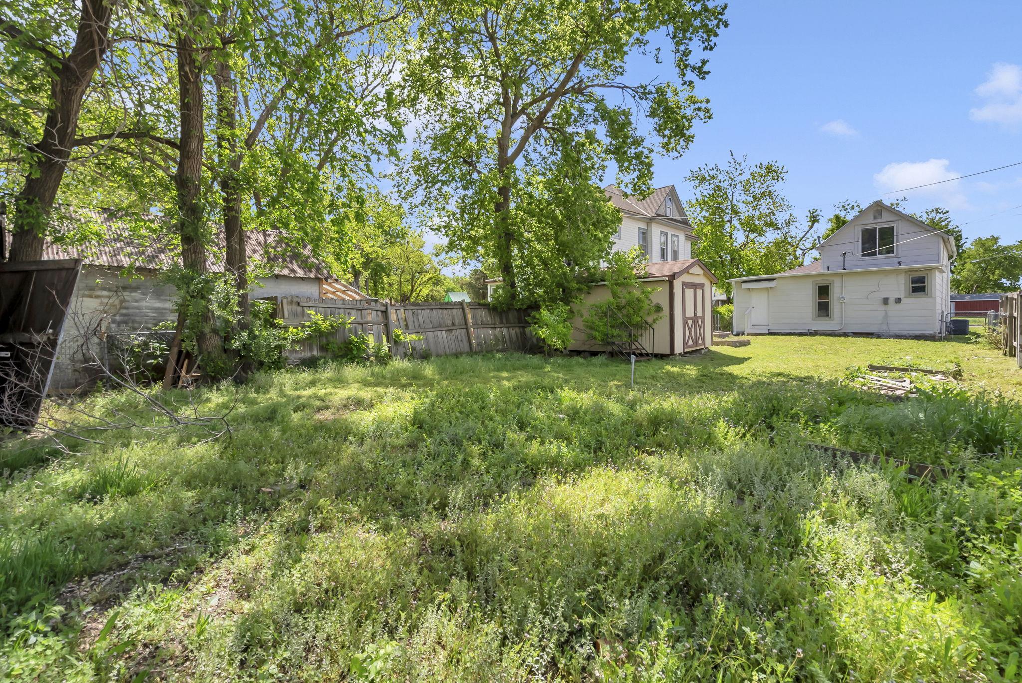 114 E 2nd St, Newton, Kansas image 25