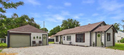 Homes For Sale - 429 S Knight St<br/> Wichita, KS 67213