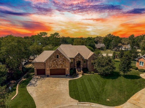 Homes For Sale - 607 18th Fairway<br/> Andover, KS 67002