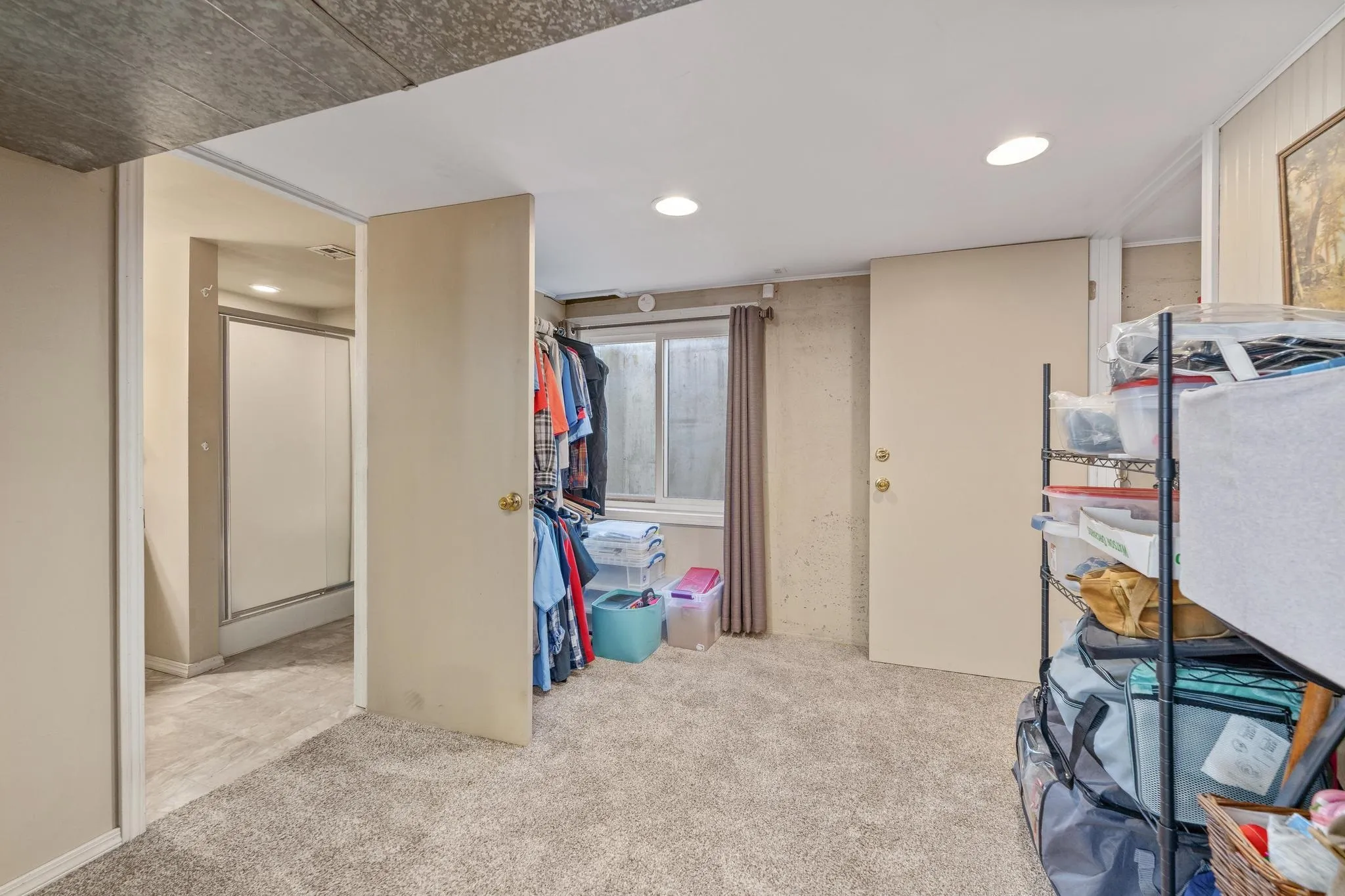 Wellington, Kansas 67152, United States, 3 Bedrooms Bedrooms, ,2 BathroomsBathrooms,Residential,Pending,222584