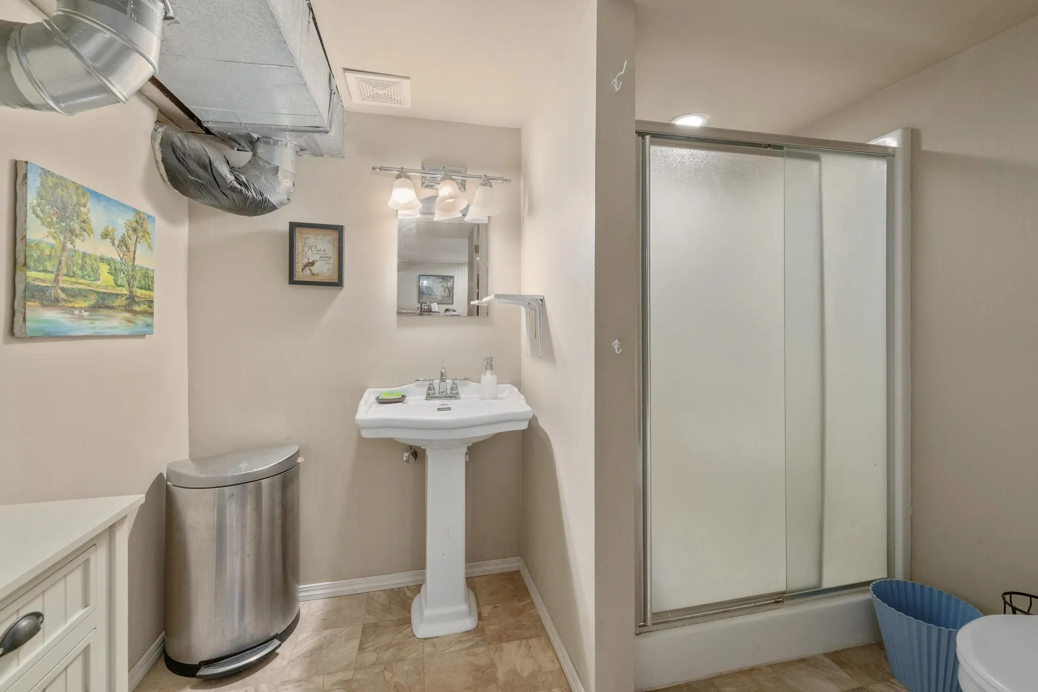 Wellington, Kansas 67152, United States, 3 Bedrooms Bedrooms, ,2 BathroomsBathrooms,Residential,Pending,222584