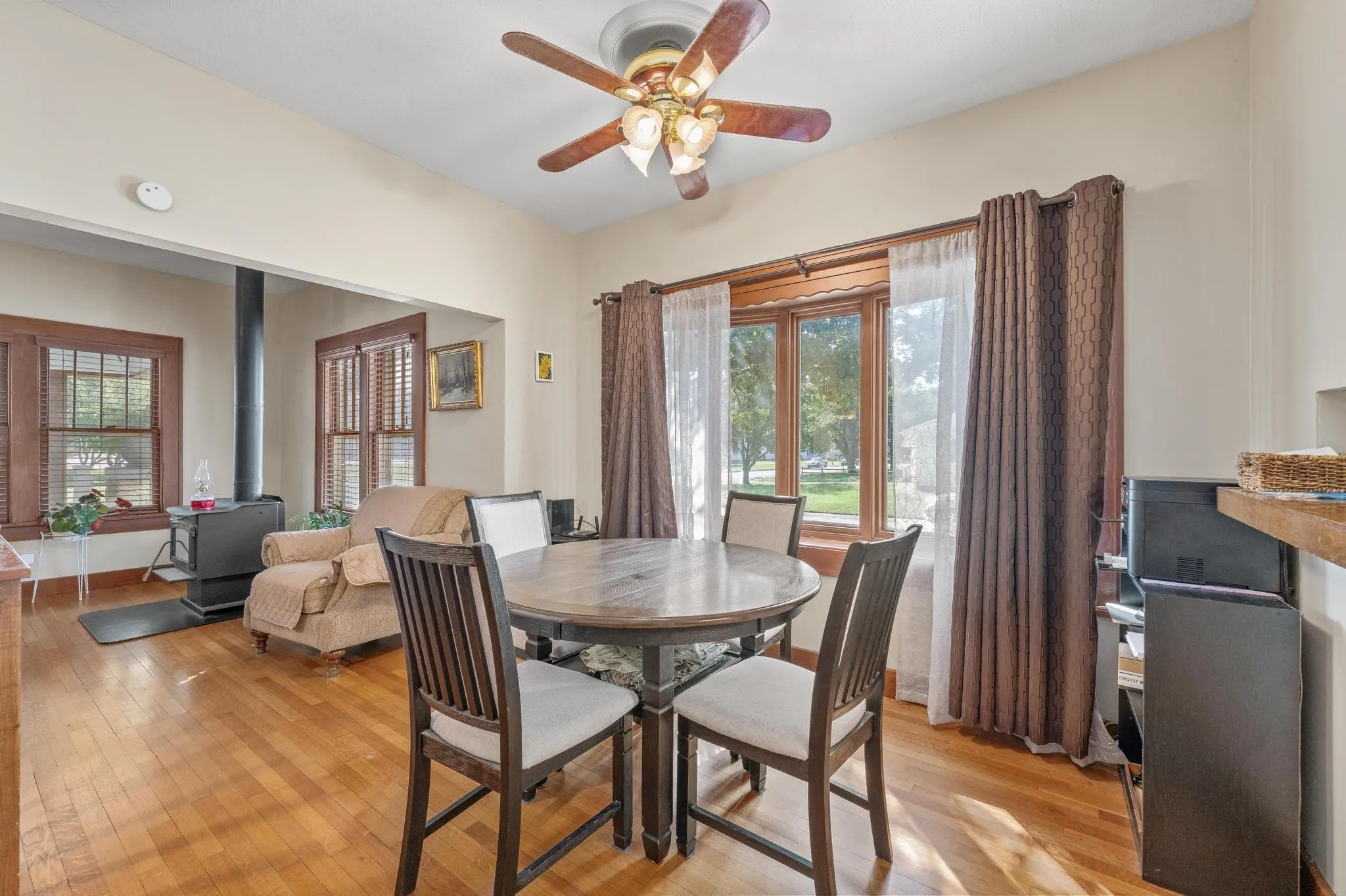 Wellington, Kansas 67152, United States, 3 Bedrooms Bedrooms, ,2 BathroomsBathrooms,Residential,Pending,222584