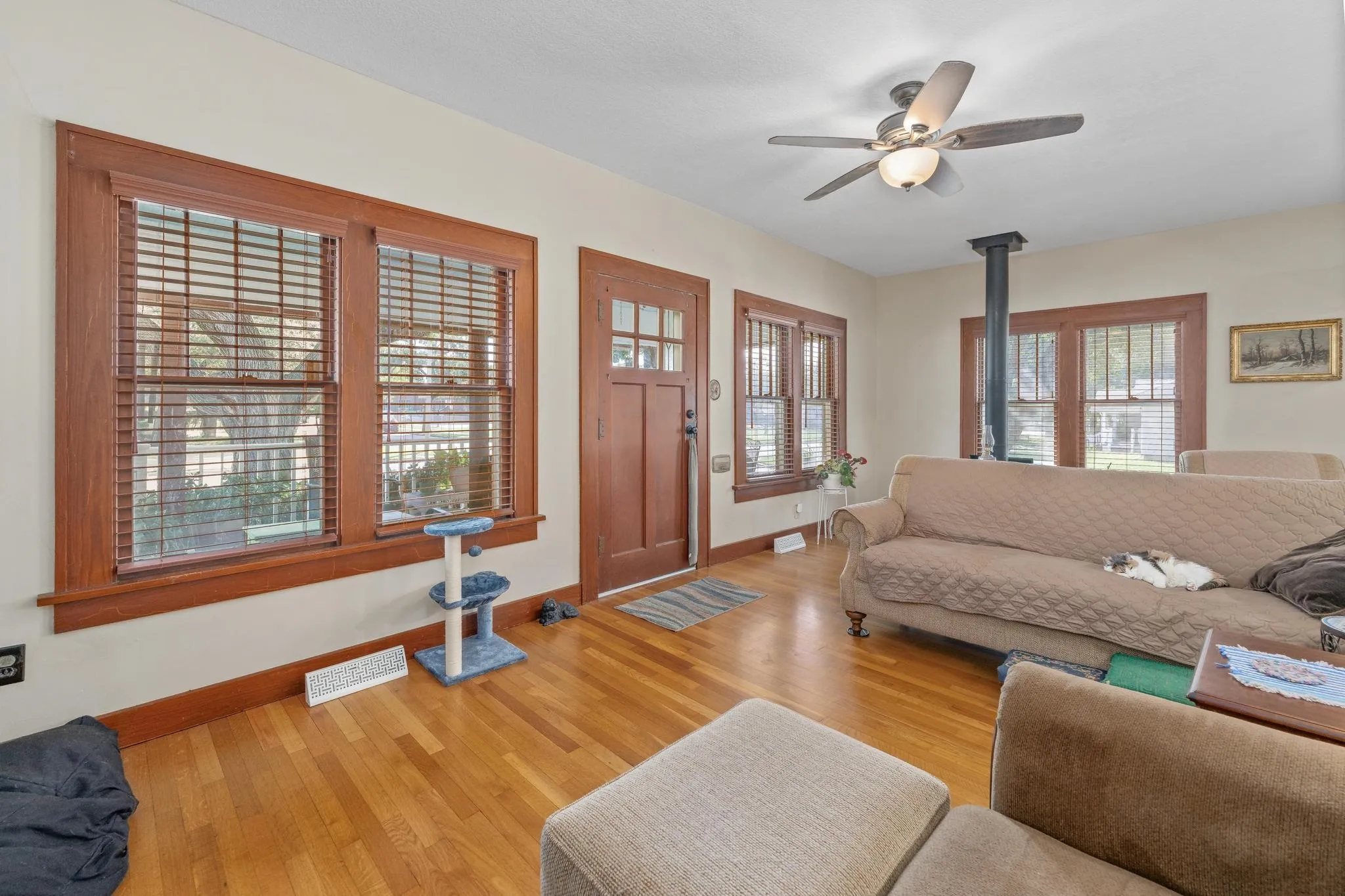 Wellington, Kansas 67152, United States, 3 Bedrooms Bedrooms, ,2 BathroomsBathrooms,Residential,Pending,222584