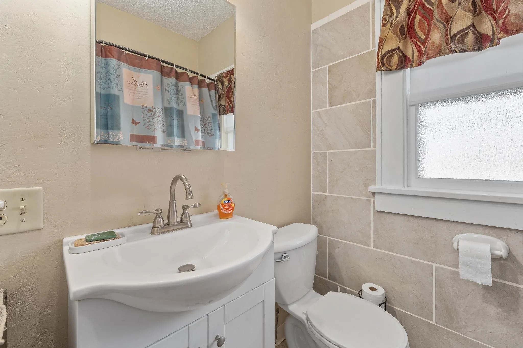 Wellington, Kansas 67152, United States, 3 Bedrooms Bedrooms, ,2 BathroomsBathrooms,Residential,Pending,222584