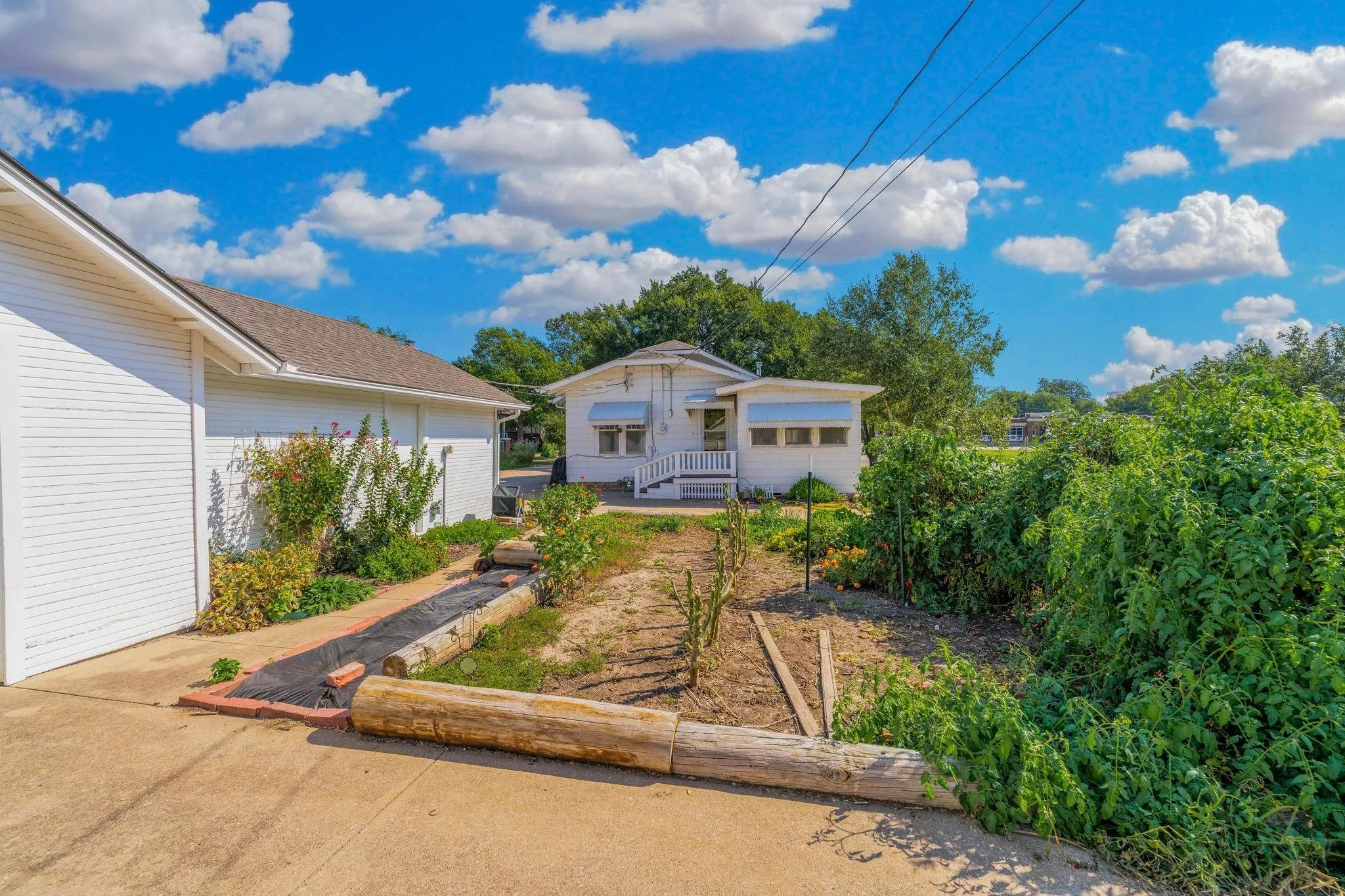 Wellington, Kansas 67152, United States, 3 Bedrooms Bedrooms, ,2 BathroomsBathrooms,Residential,Pending,222584