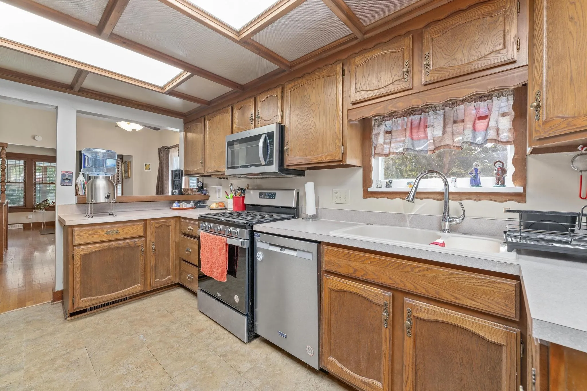 Wellington, Kansas 67152, United States, 3 Bedrooms Bedrooms, ,2 BathroomsBathrooms,Residential,Pending,222584