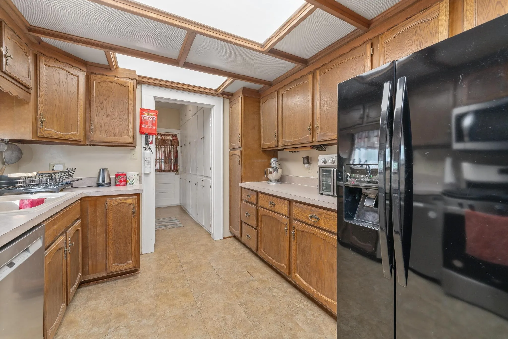 Wellington, Kansas 67152, United States, 3 Bedrooms Bedrooms, ,2 BathroomsBathrooms,Residential,Pending,222584