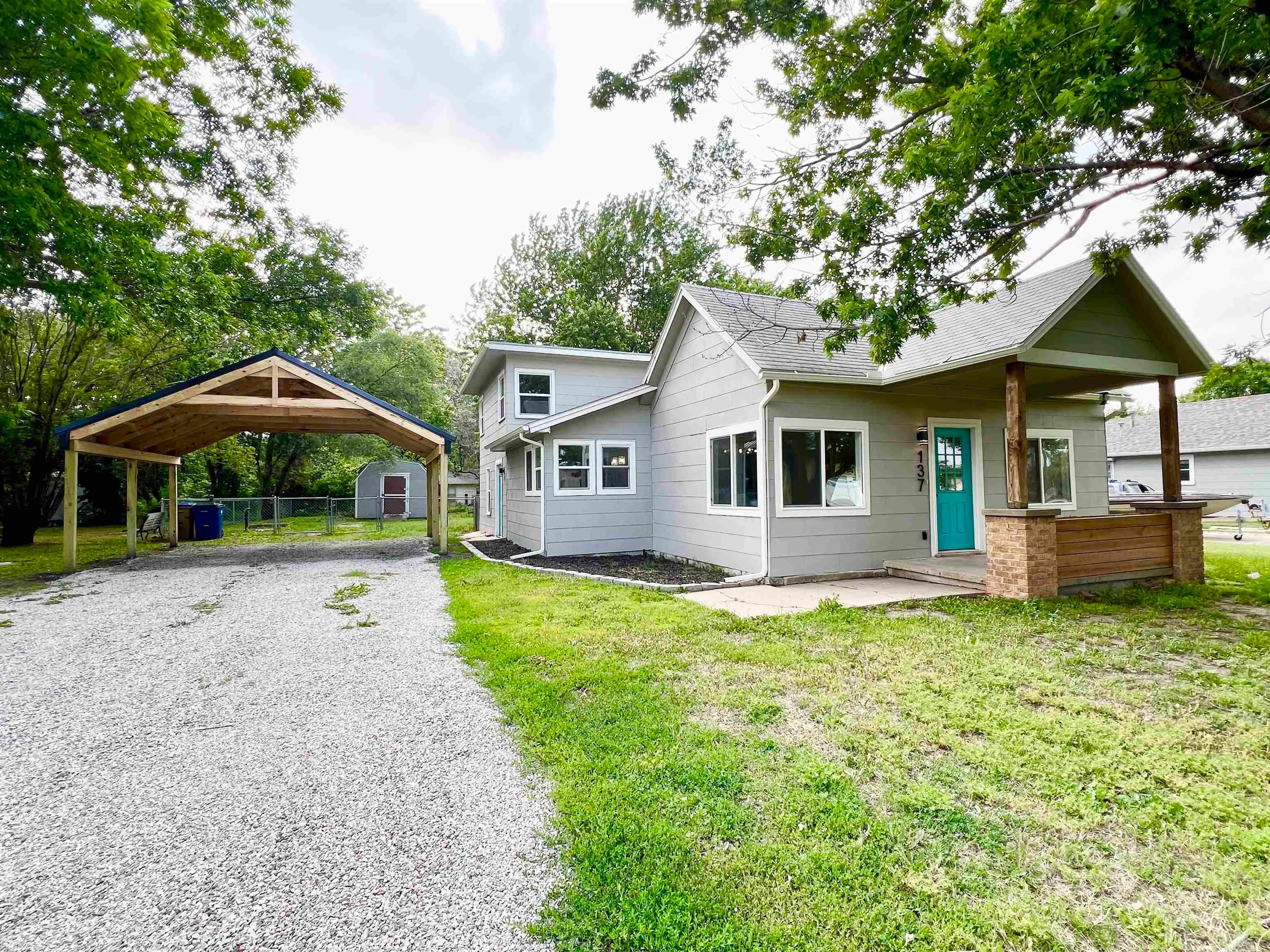 137 N CEDAR AVE  