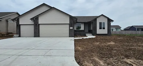1835 S Lynnrae St, Wichita, KS MLS: 655326