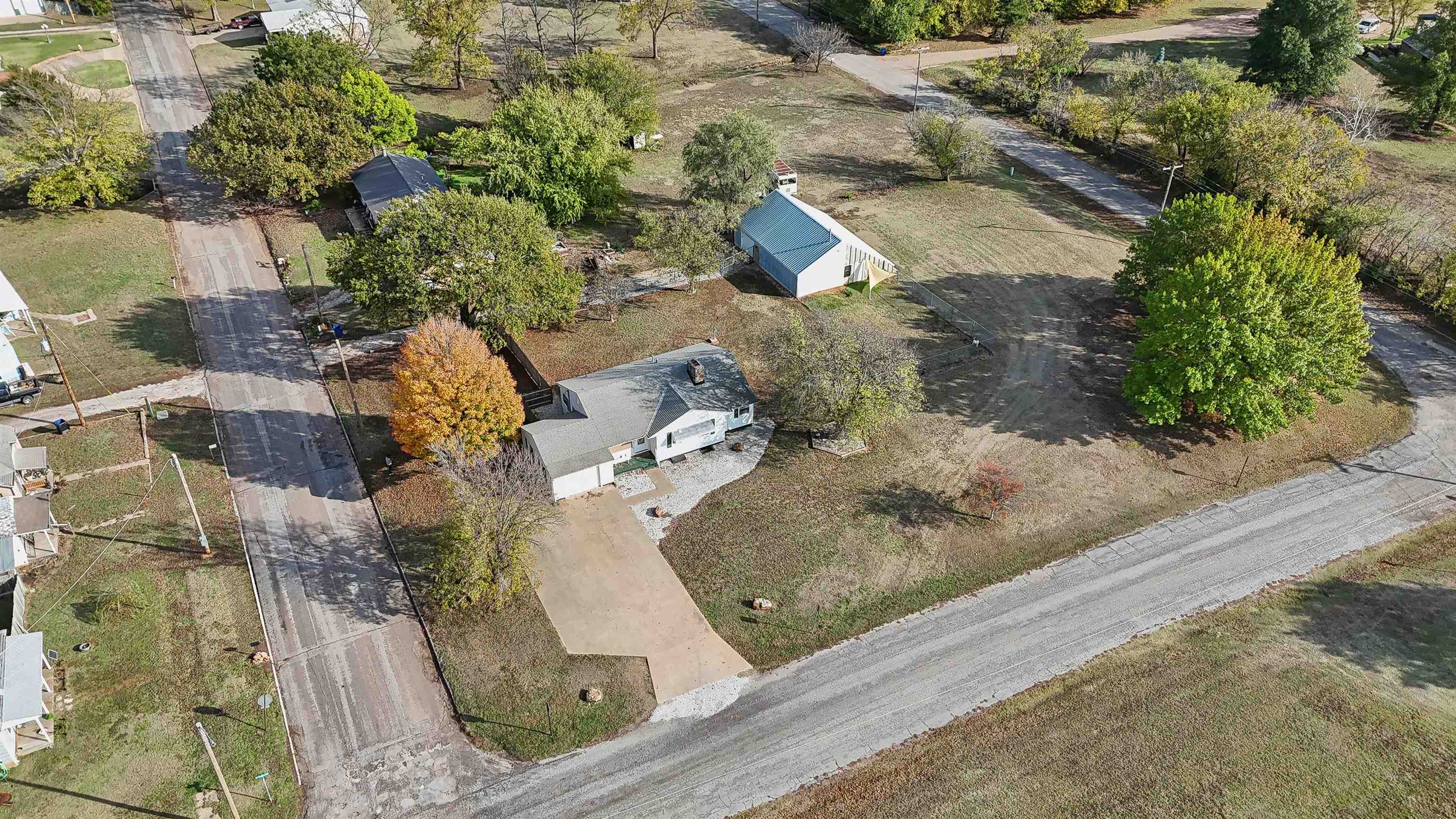 2 S Boyd St, Caldwell, Kansas image 34