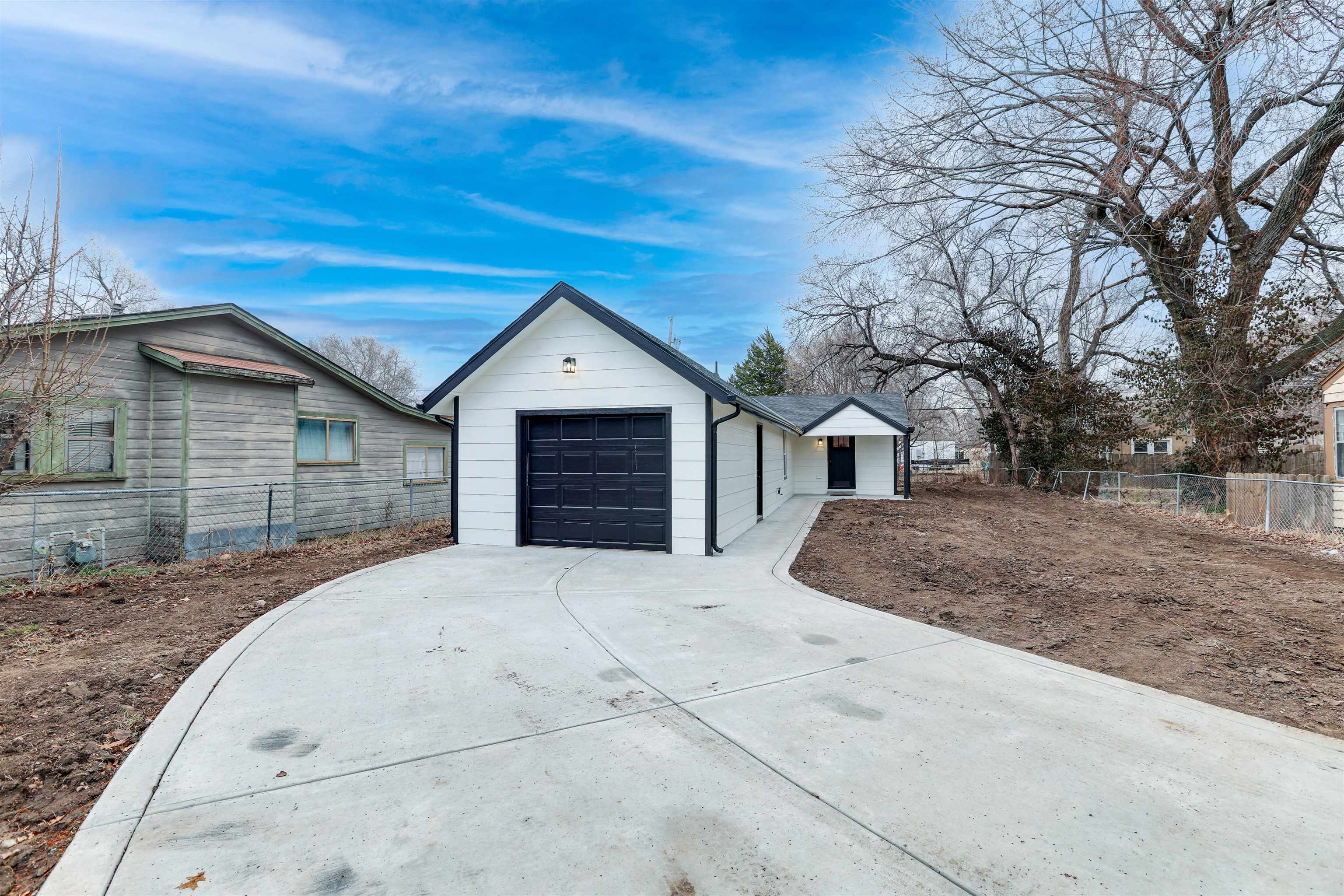 3332 N Wellington Pl, Wichita, Kansas image 3