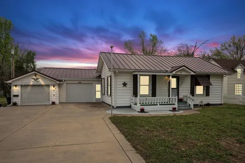 208 N Michigan St, Oxford, KS MLS: 654094