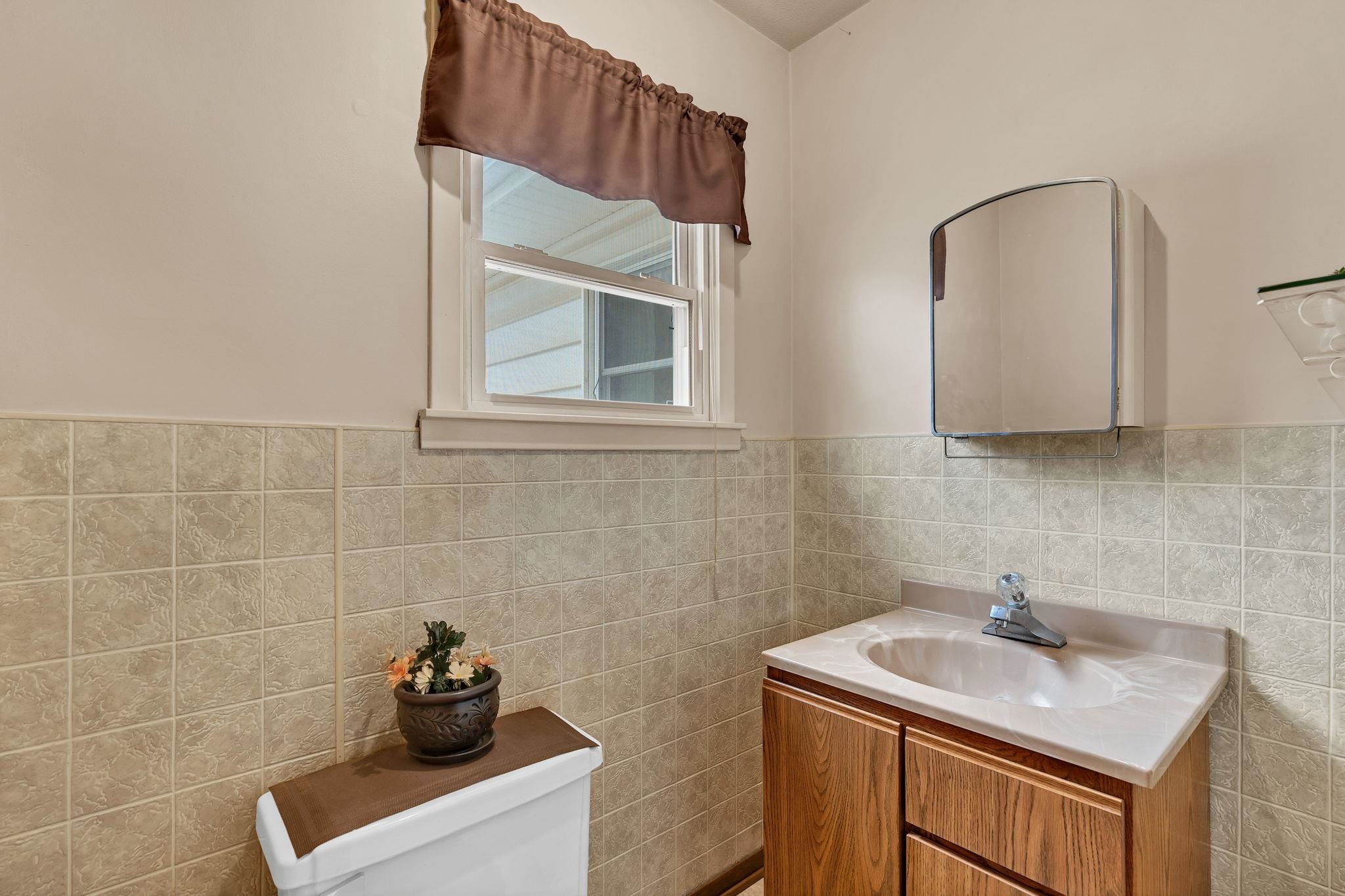 208 N Michigan St, Oxford, Kansas image 15