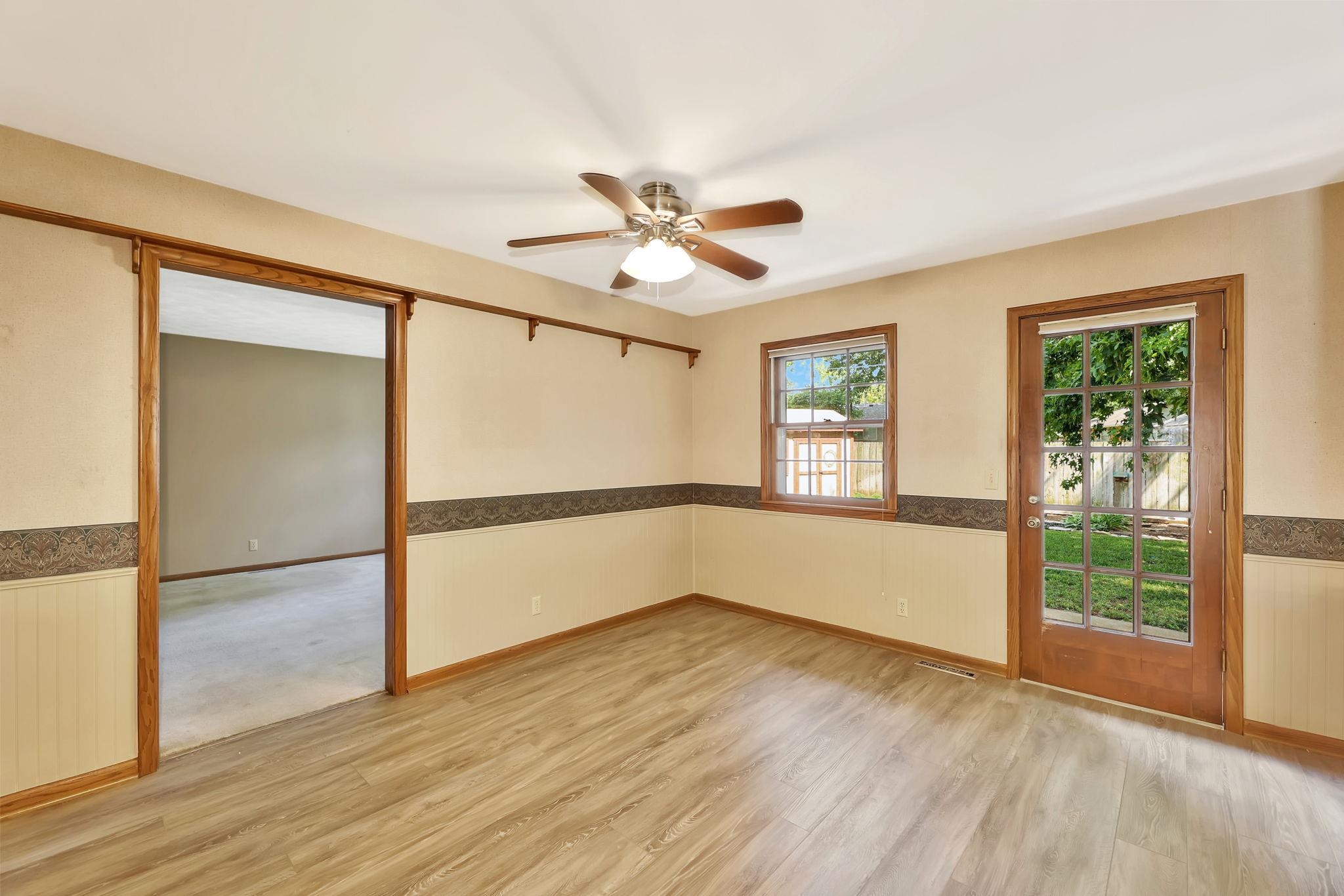 Wichita, Kansas 67212, United States, 3 Bedrooms Bedrooms, ,6 BathroomsBathrooms,Residential,Pending,52414