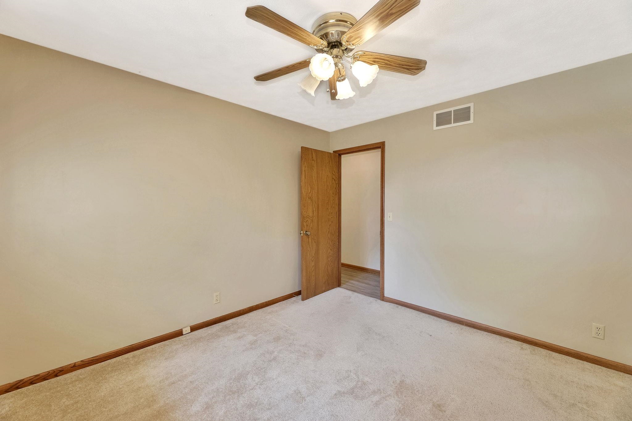 Wichita, Kansas 67212, United States, 3 Bedrooms Bedrooms, ,6 BathroomsBathrooms,Residential,Pending,52414