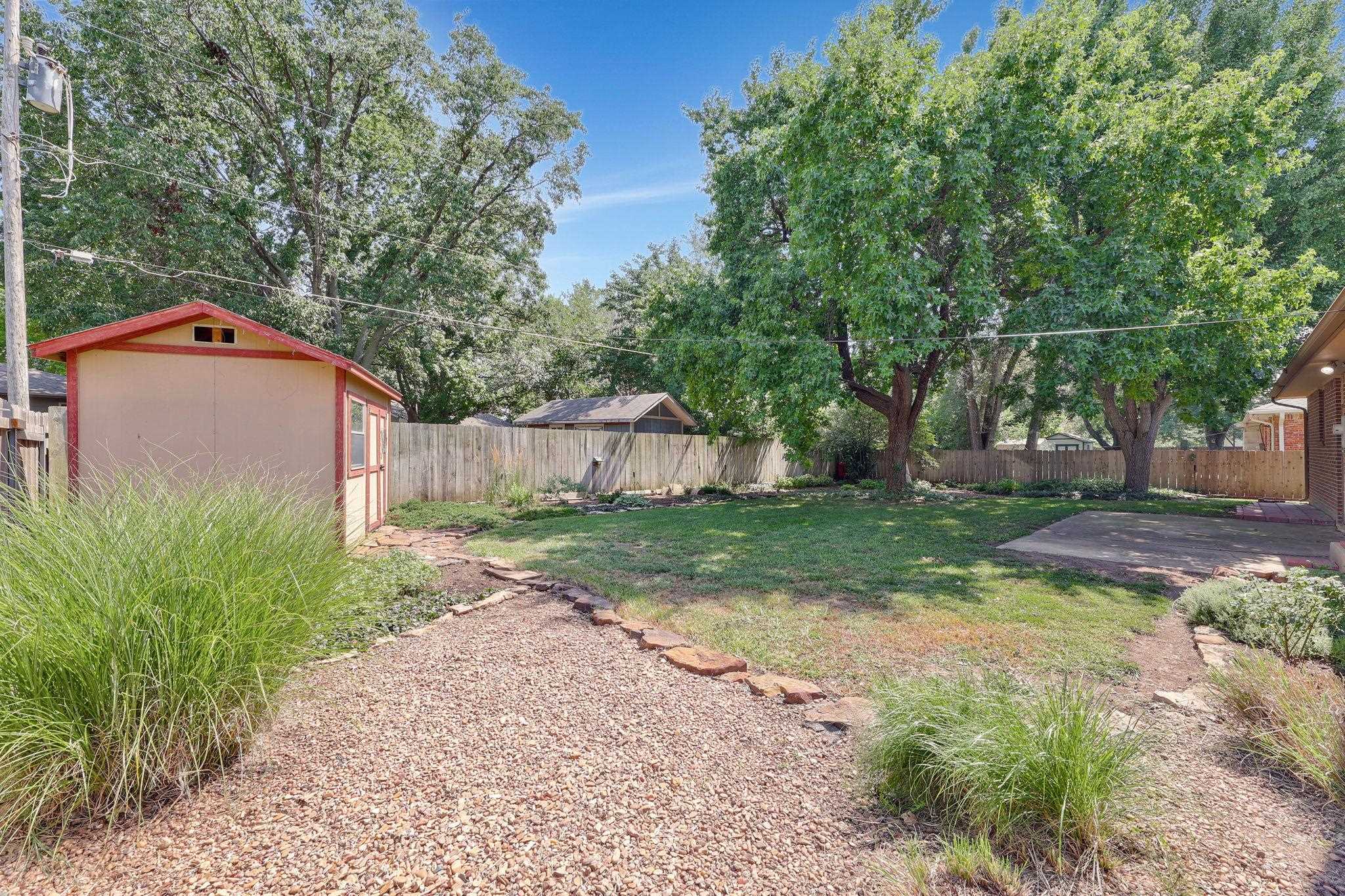 Wichita, Kansas 67212, United States, 3 Bedrooms Bedrooms, ,6 BathroomsBathrooms,Residential,Pending,52414