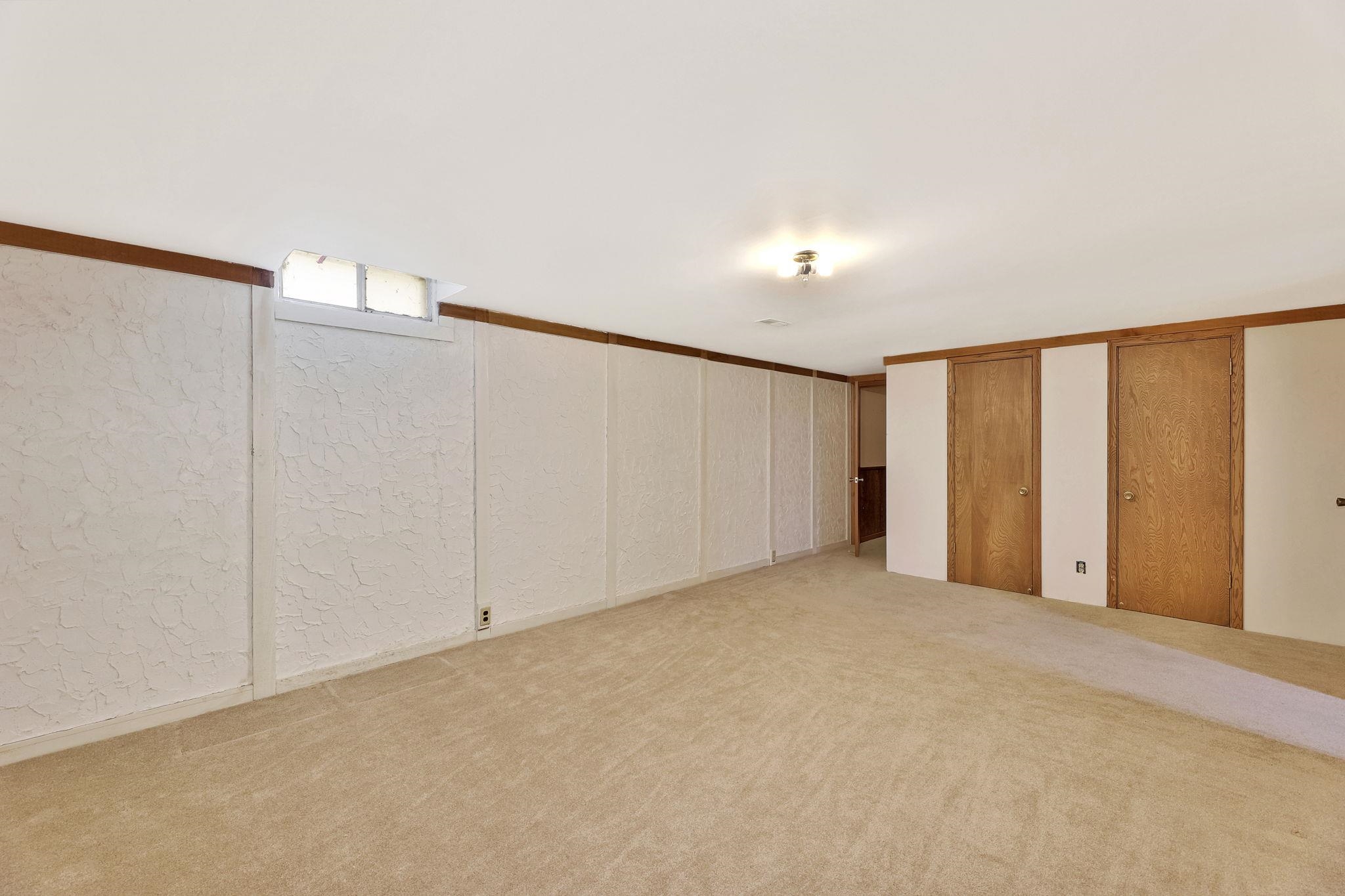 Wichita, Kansas 67212, United States, 3 Bedrooms Bedrooms, ,6 BathroomsBathrooms,Residential,Pending,52414