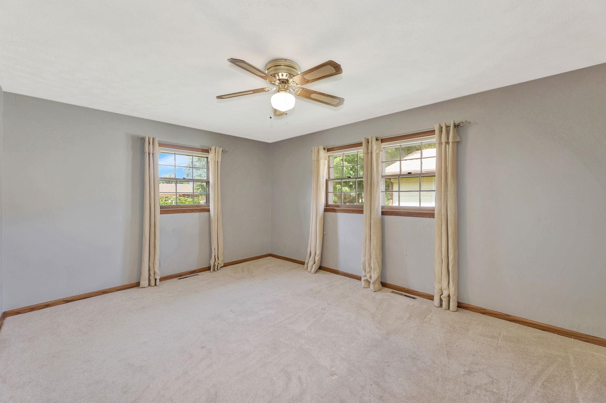 Wichita, Kansas 67212, United States, 3 Bedrooms Bedrooms, ,6 BathroomsBathrooms,Residential,Pending,52414