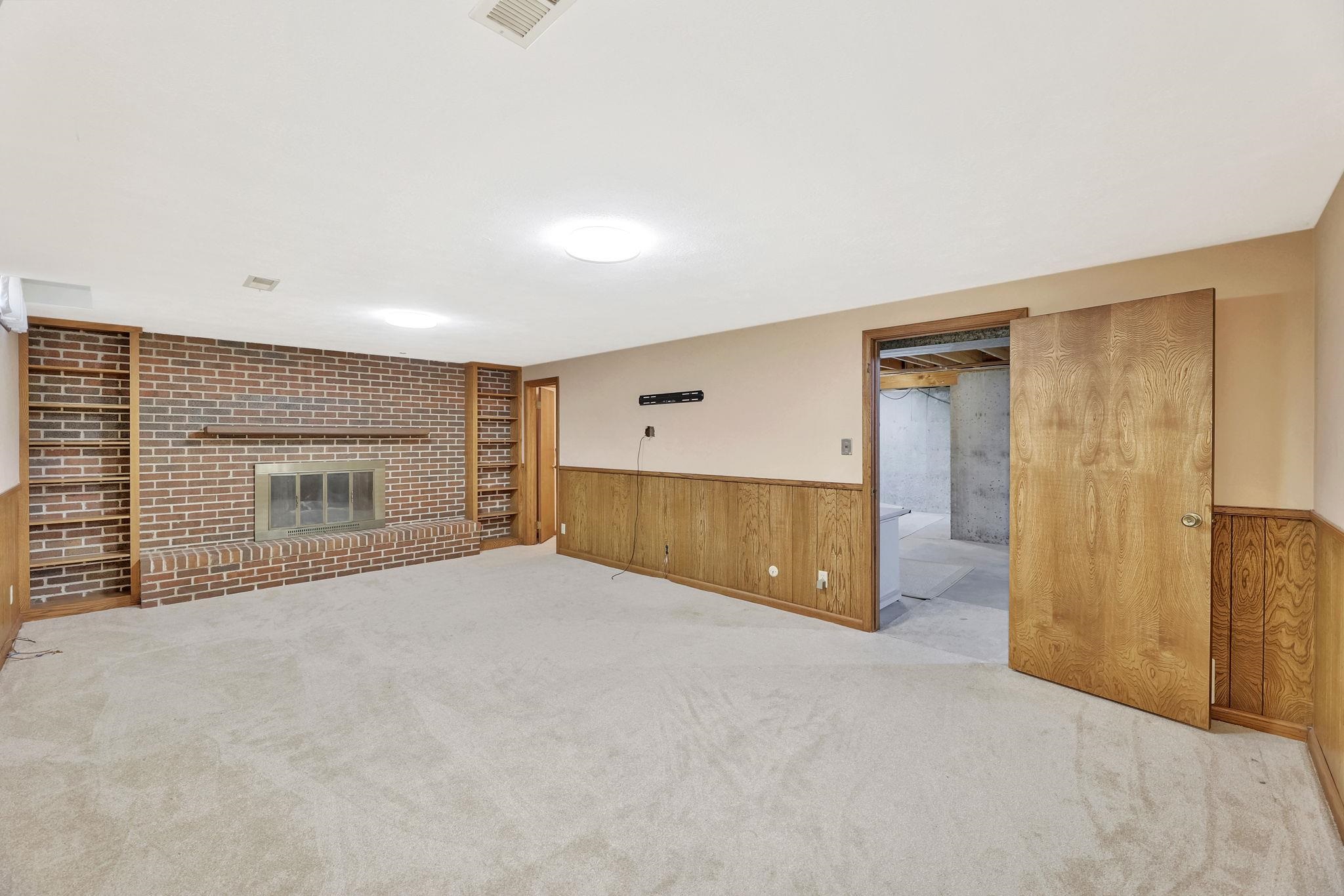 Wichita, Kansas 67212, United States, 3 Bedrooms Bedrooms, ,6 BathroomsBathrooms,Residential,Pending,52414