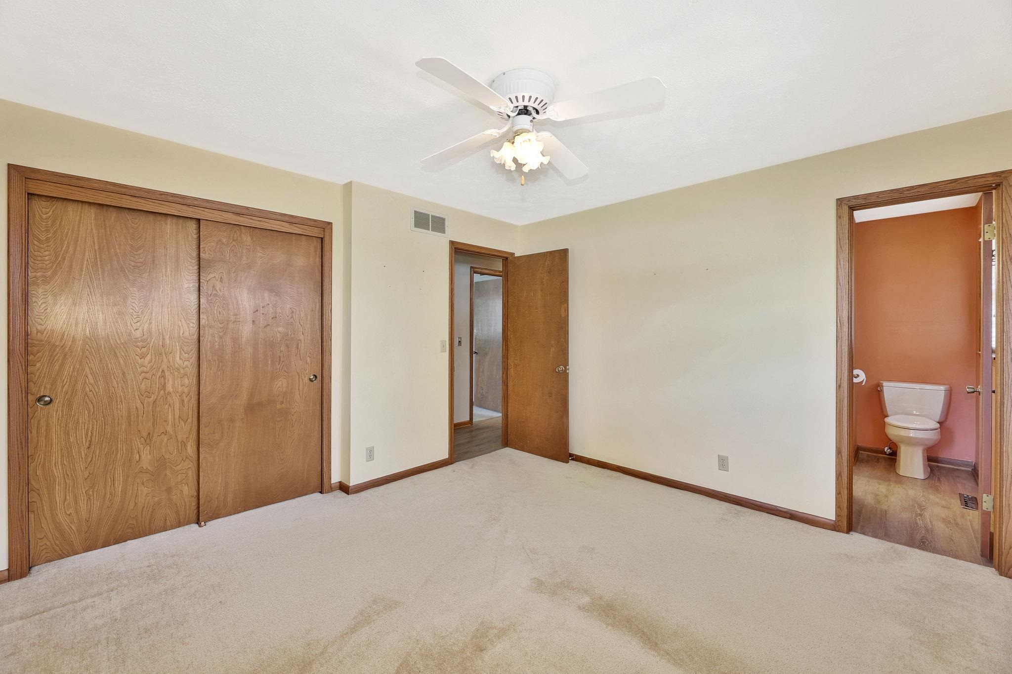 Wichita, Kansas 67212, United States, 3 Bedrooms Bedrooms, ,6 BathroomsBathrooms,Residential,Pending,52414