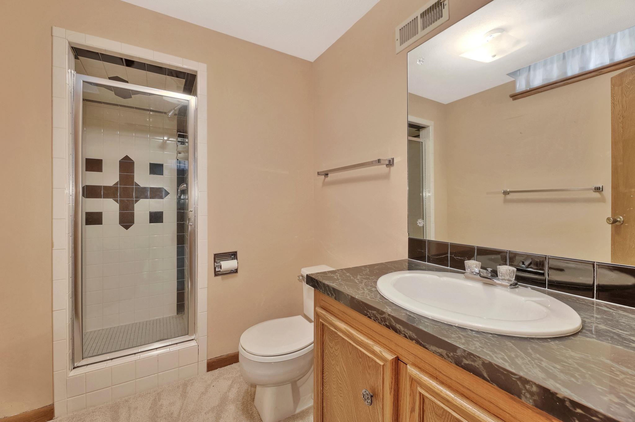 Wichita, Kansas 67212, United States, 3 Bedrooms Bedrooms, ,6 BathroomsBathrooms,Residential,Pending,52414