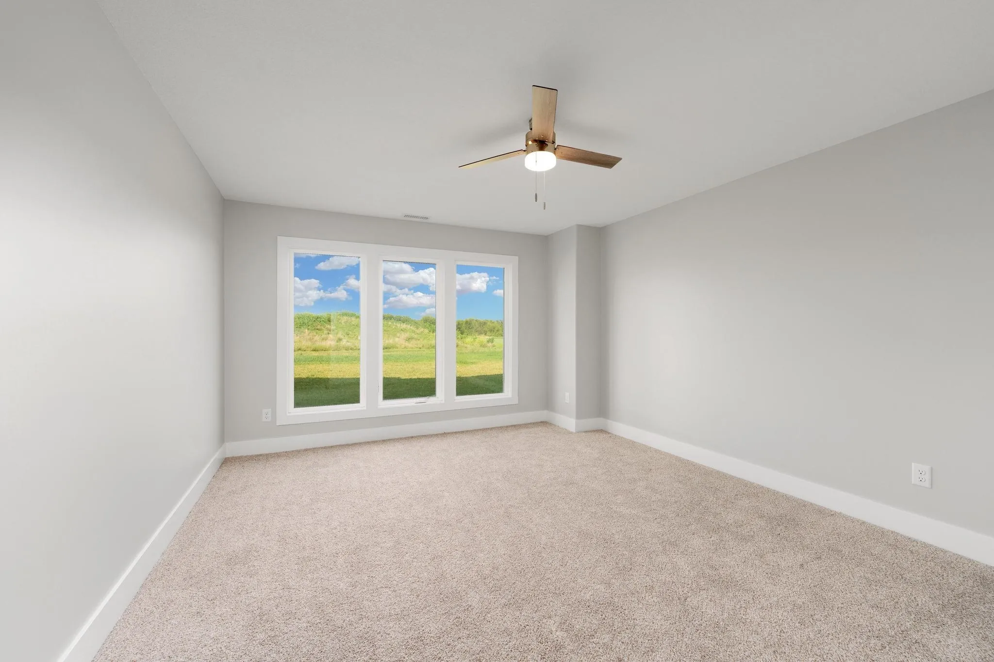 Newton, Kansas 67114, United States, 4 Bedrooms Bedrooms, ,5 BathroomsBathrooms,Residential,Pending,48738