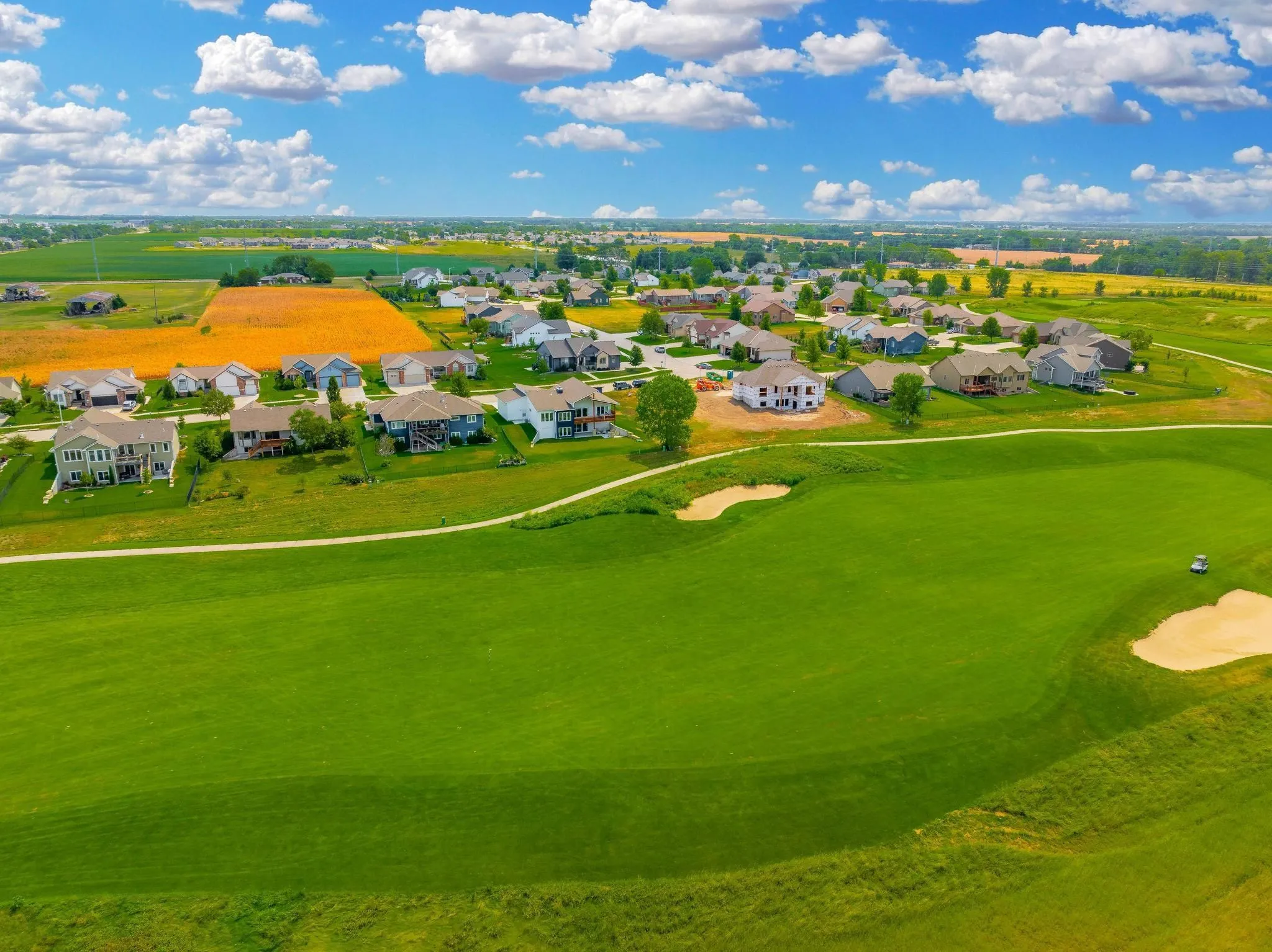 Newton, Kansas 67114, United States, 4 Bedrooms Bedrooms, ,5 BathroomsBathrooms,Residential,Pending,48738