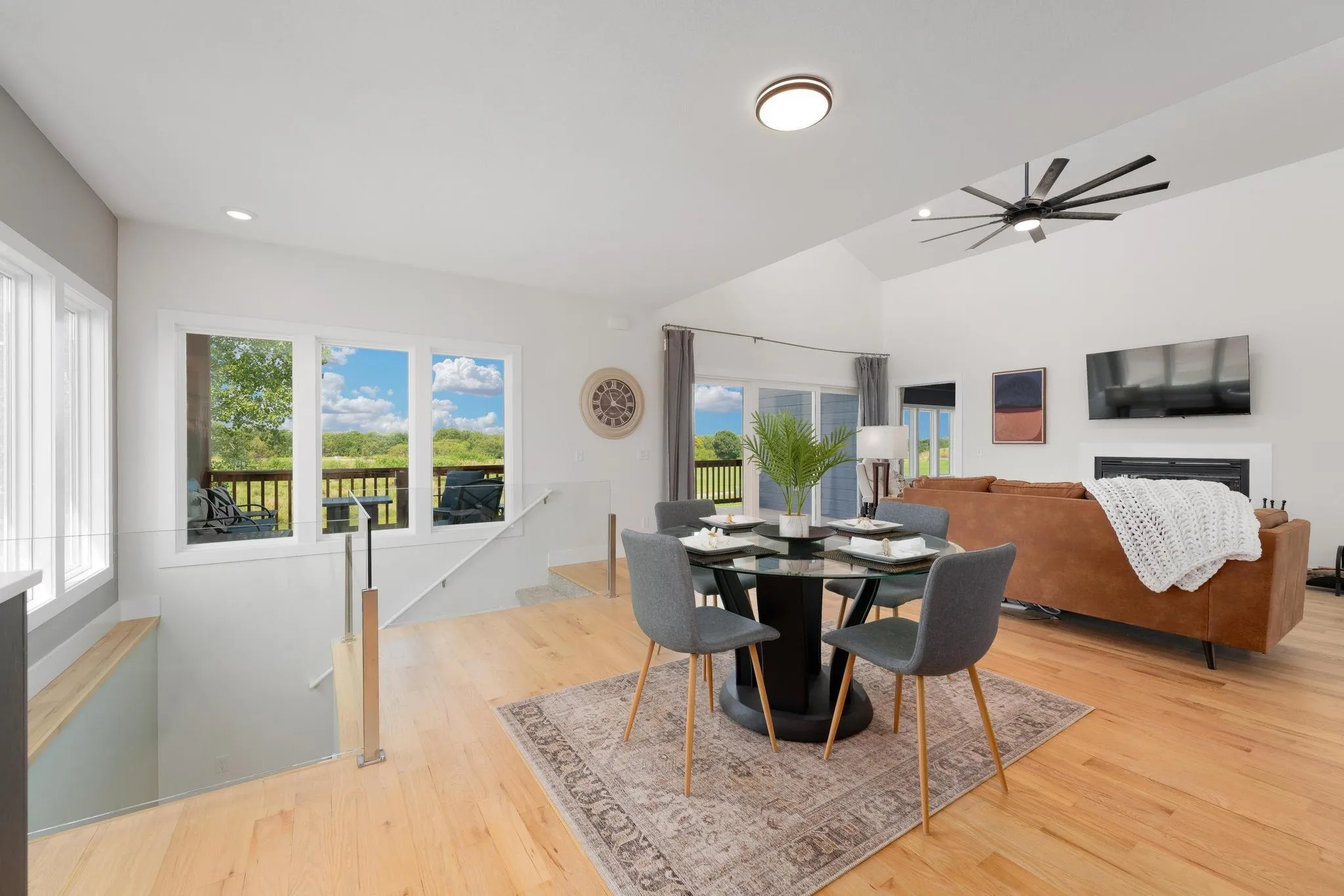 Newton, Kansas 67114, United States, 4 Bedrooms Bedrooms, ,5 BathroomsBathrooms,Residential,Pending,48738