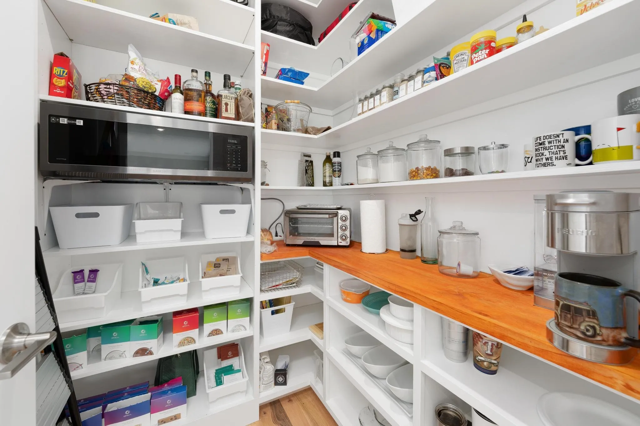 Newton, Kansas 67114, United States, 4 Bedrooms Bedrooms, ,5 BathroomsBathrooms,Residential,Pending,48738