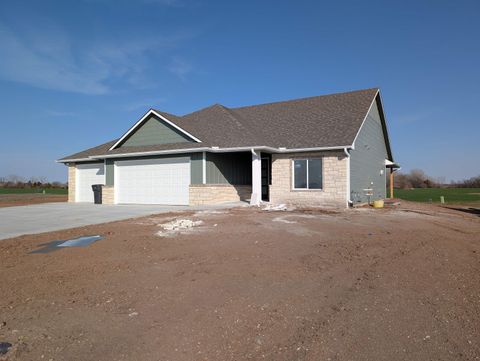 Homes For Sale - 505 Maple Leaf Cir<br/> Harvey County, Newton, KS 67114