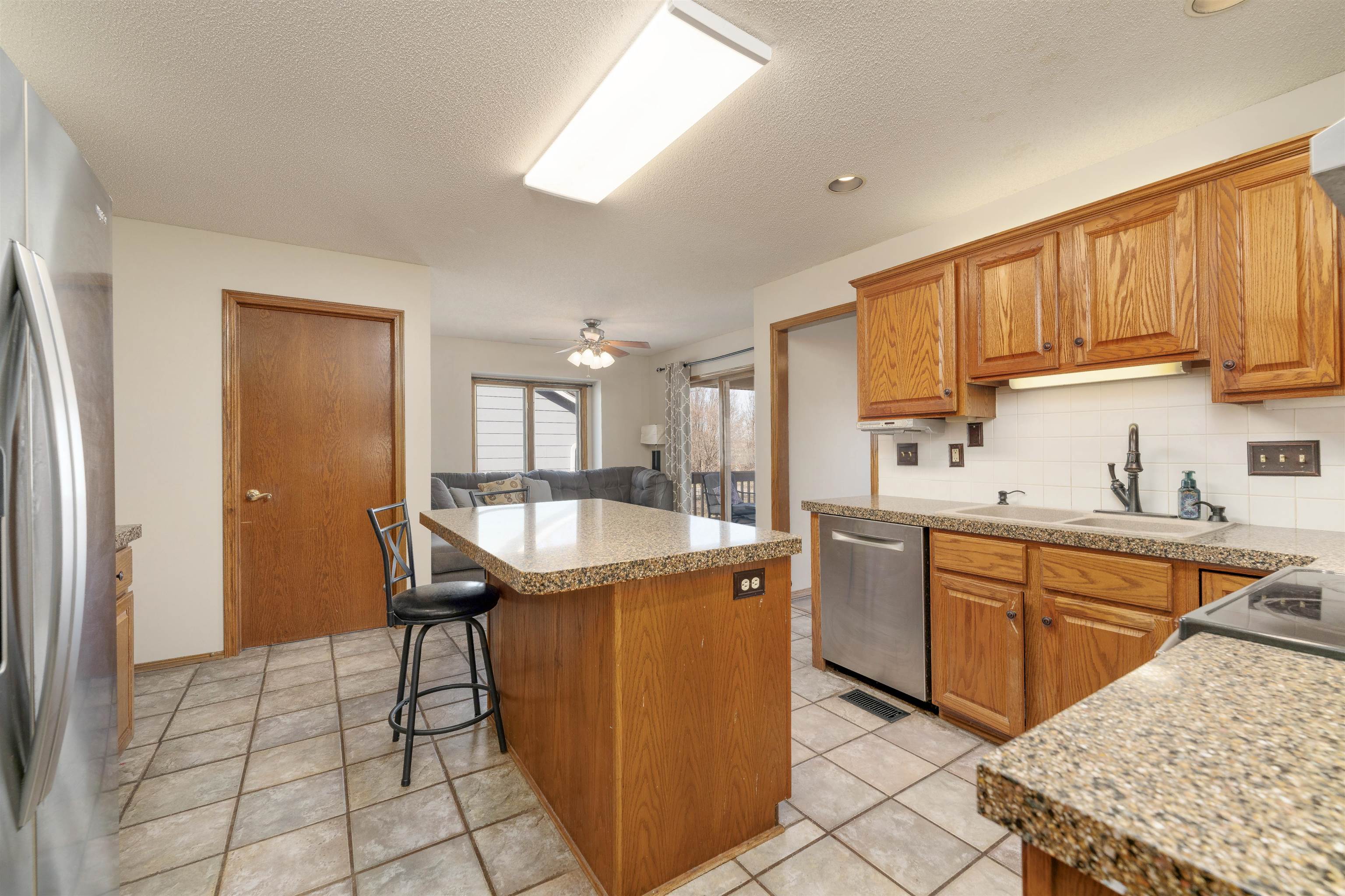 1406 E Meadow Ridge Ct, Derby, Kansas image 9
