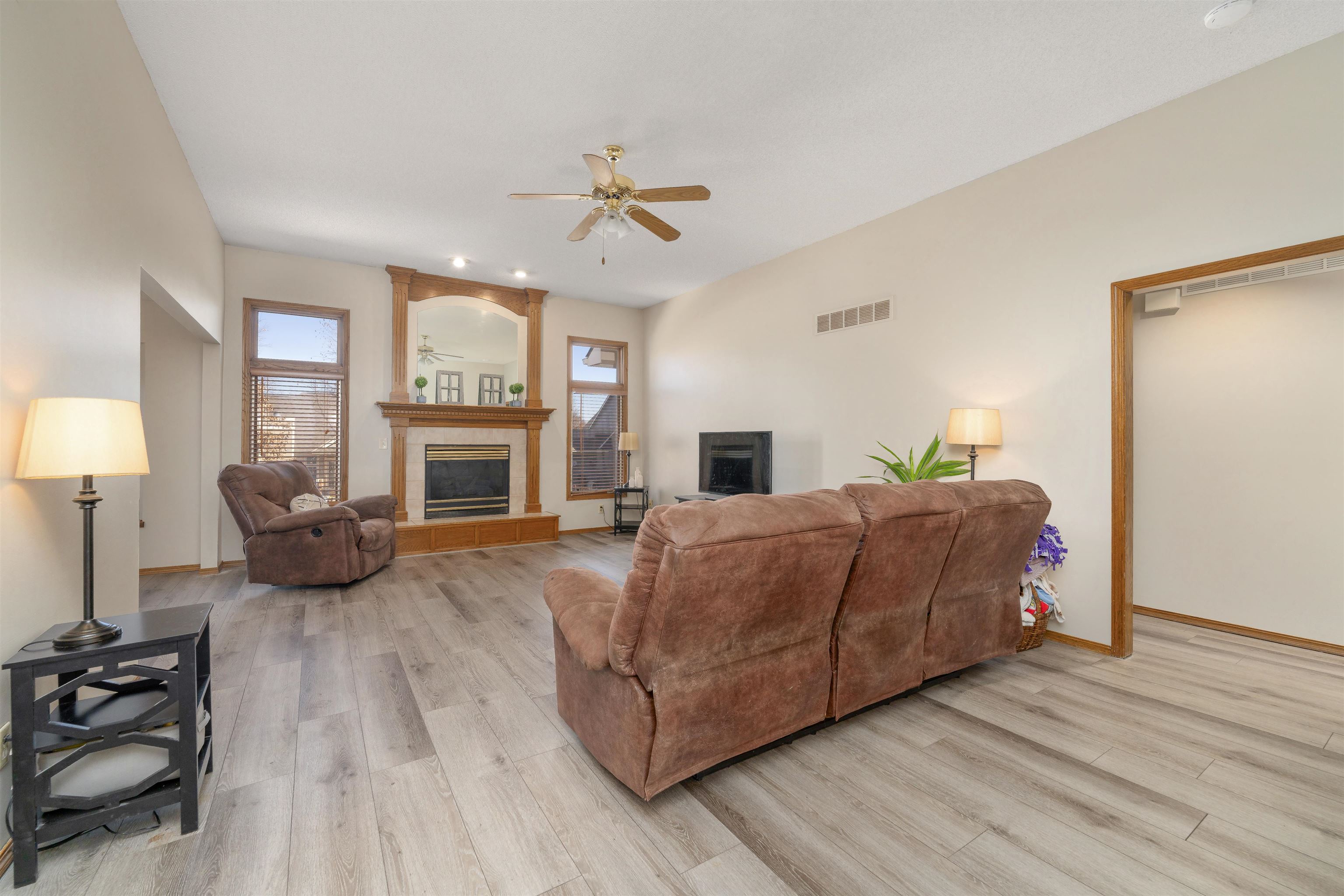 1406 E Meadow Ridge Ct, Derby, Kansas image 3